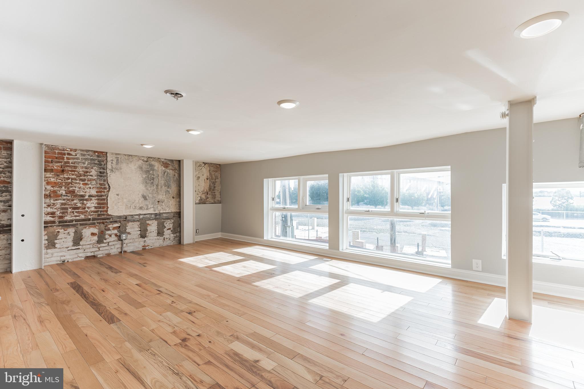 OLD CITY - Residential Income