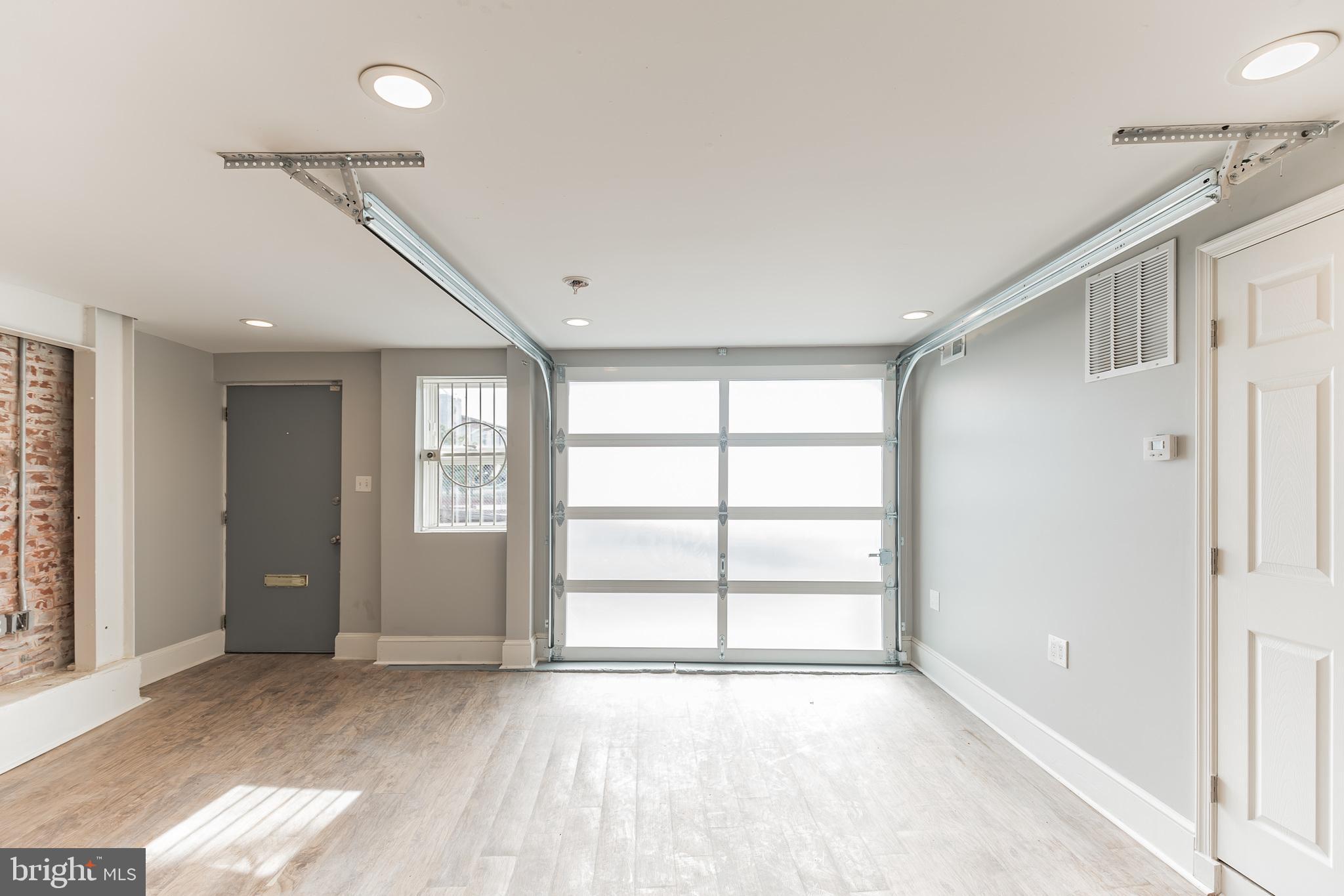 OLD CITY - Residential Income