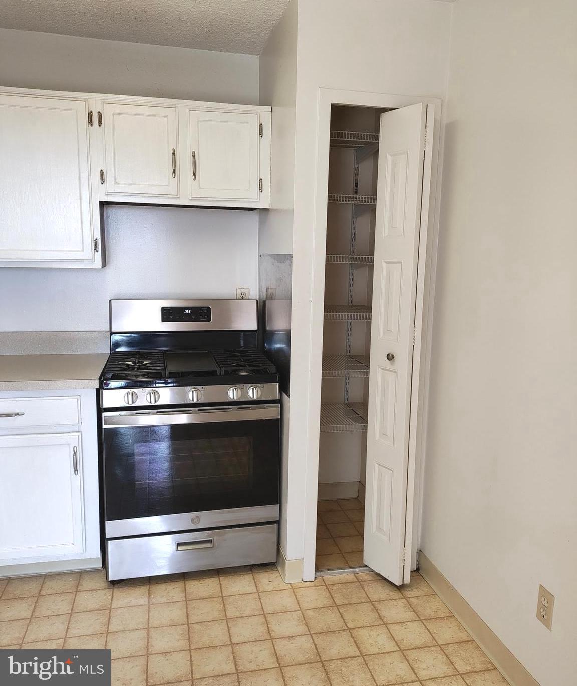 PROMENADE TOWERS - Residential Lease