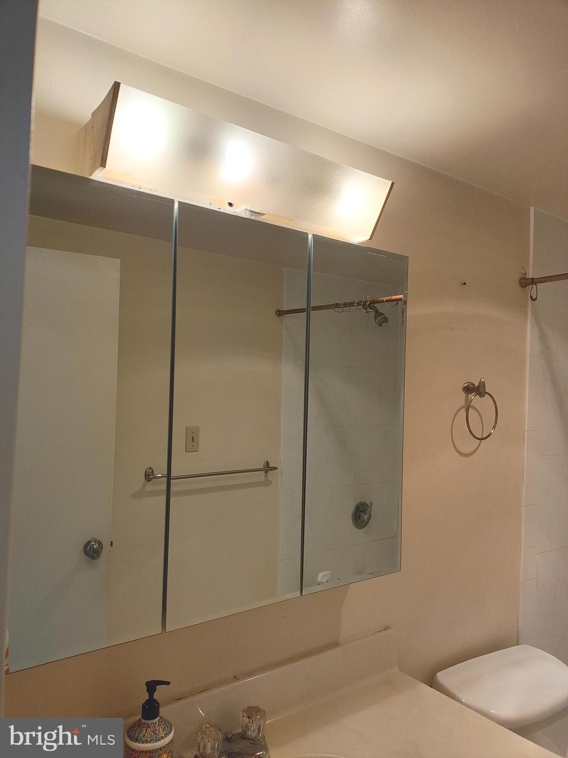 PROMENADE TOWERS - Residential Lease