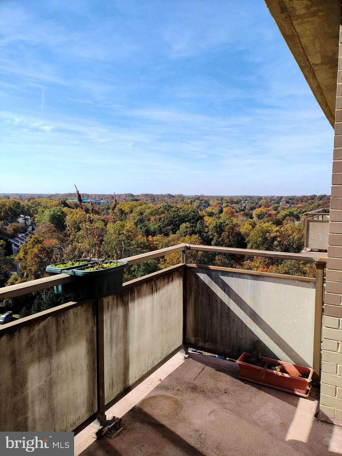 PROMENADE TOWERS - Residential Lease