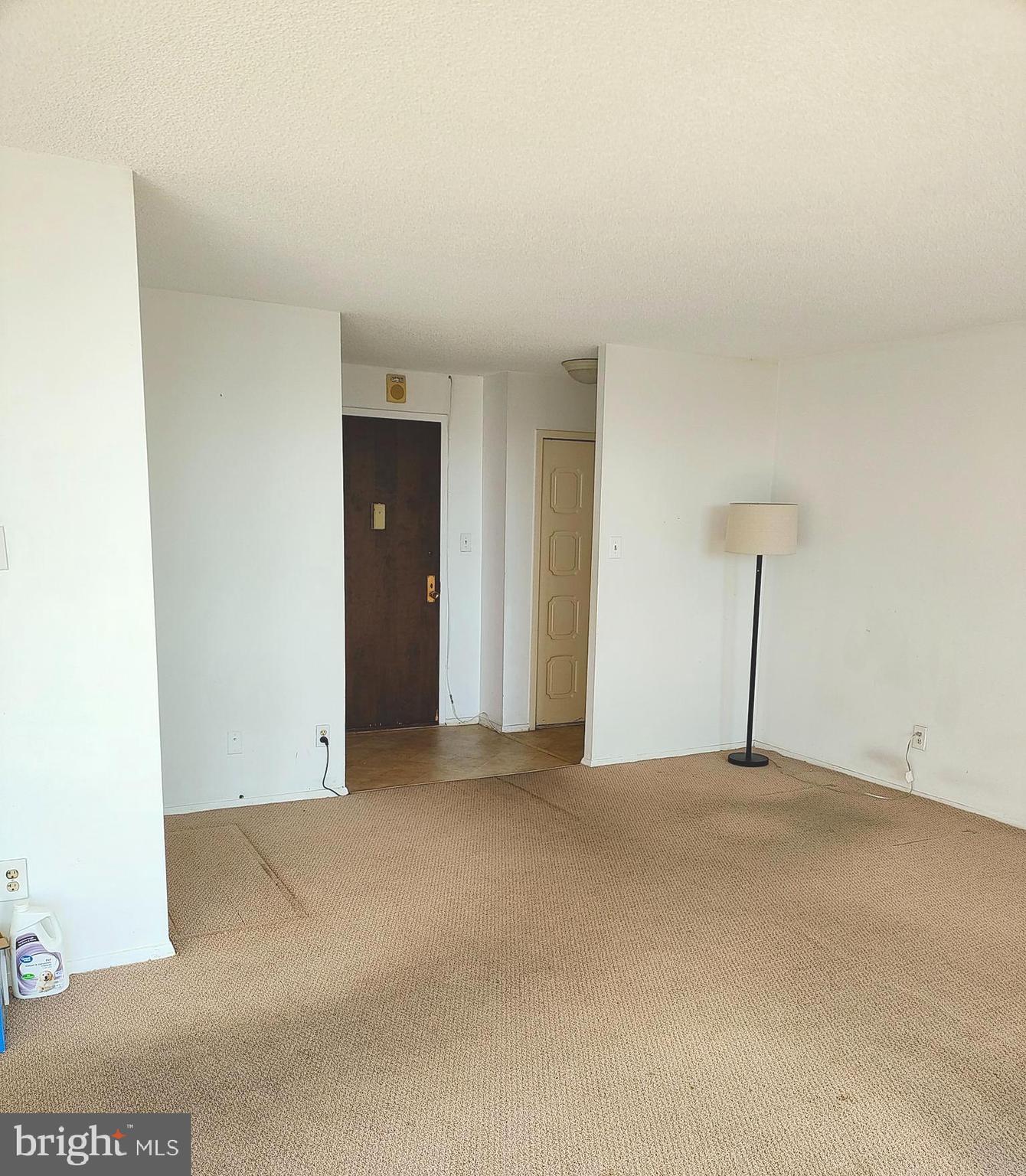 PROMENADE TOWERS - Residential Lease