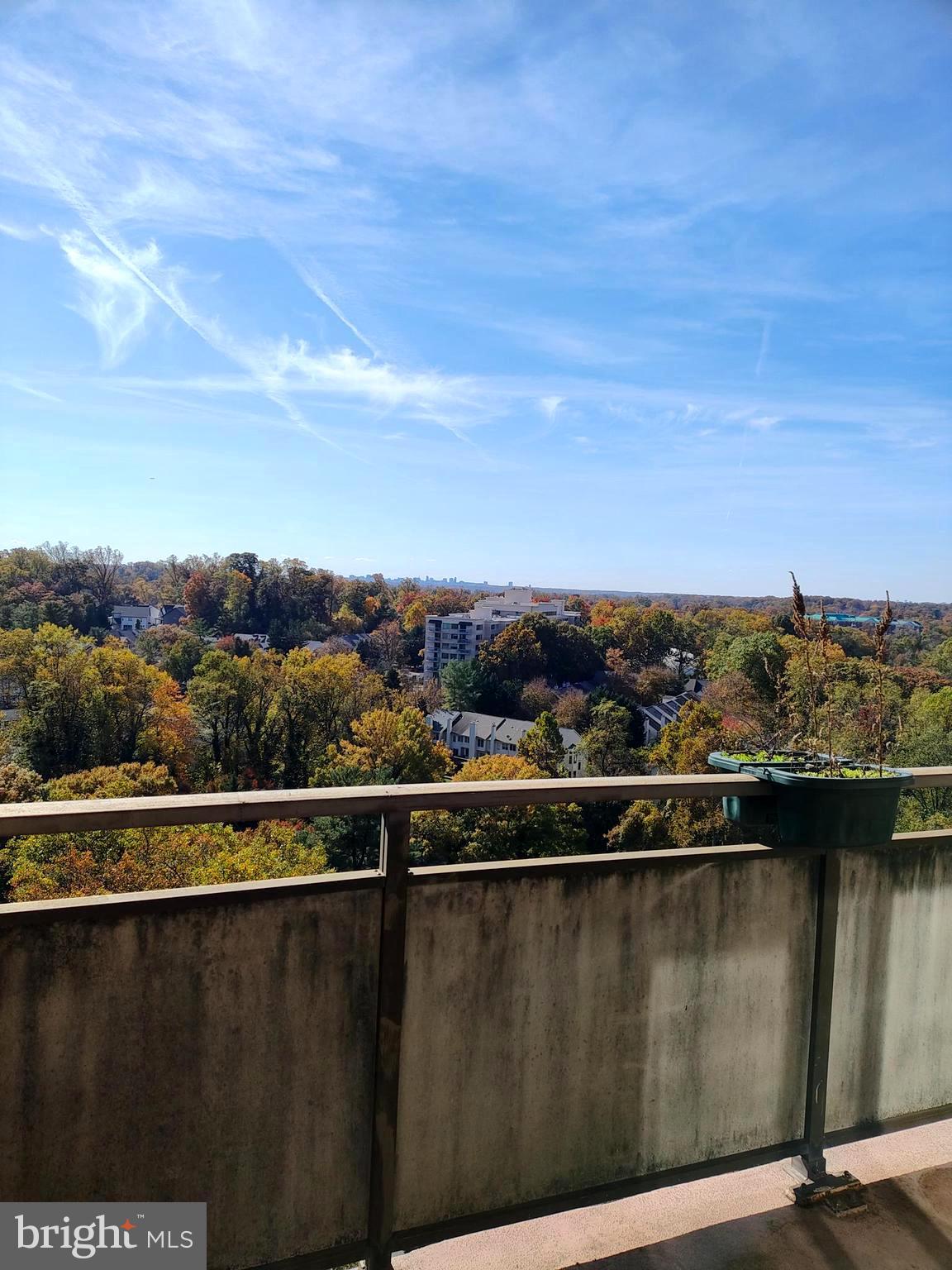 PROMENADE TOWERS - Residential Lease