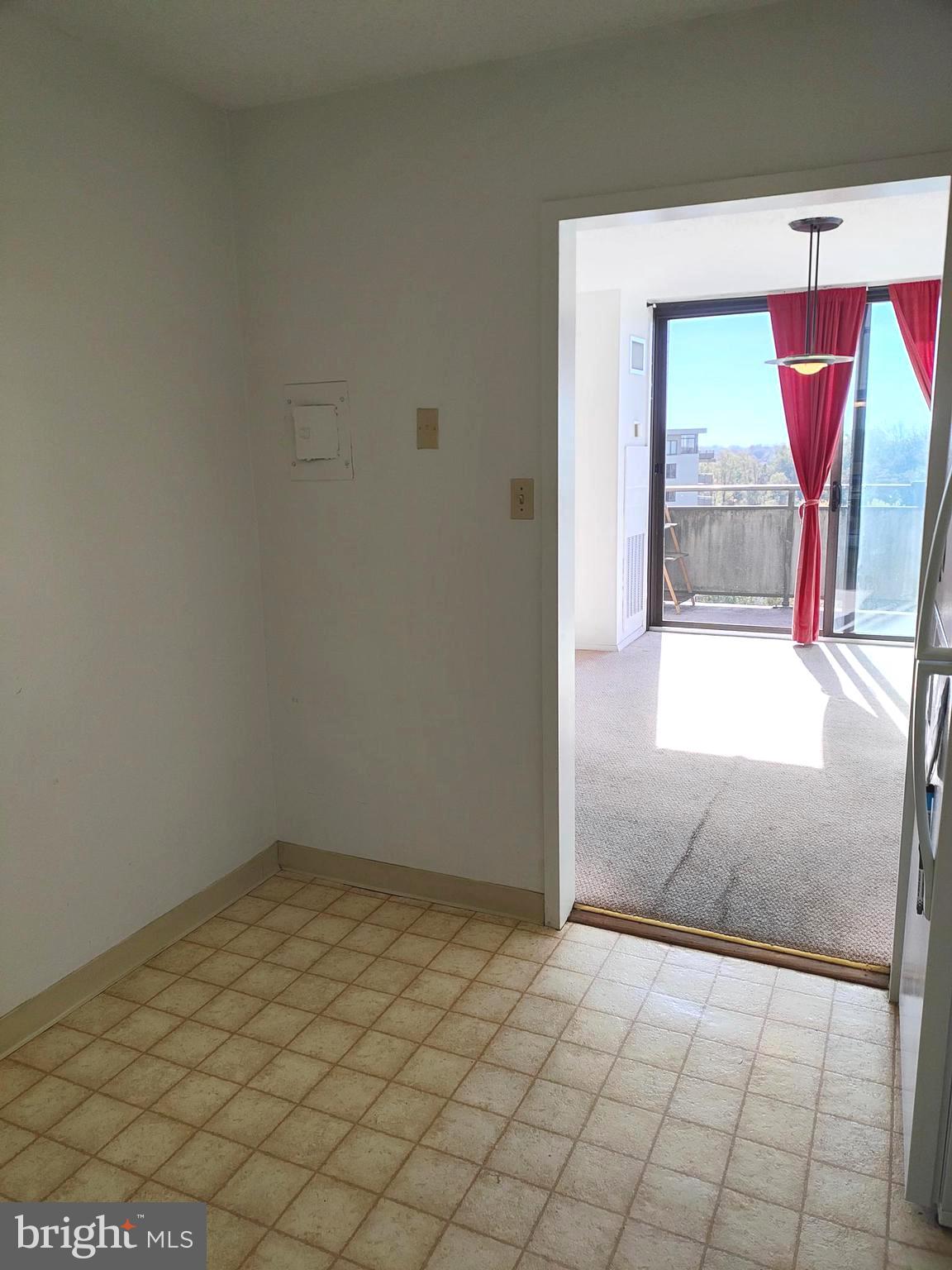 PROMENADE TOWERS - Residential Lease