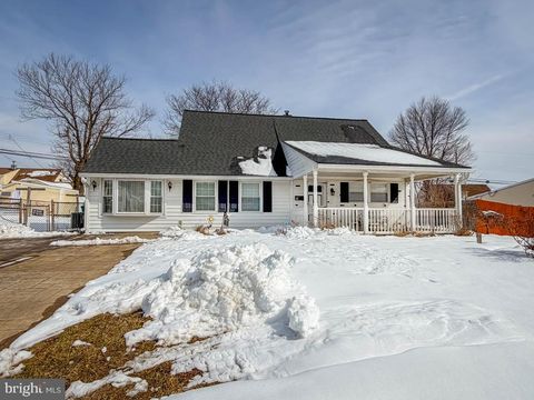 76 COBALT RIDGE DRIVE E E LEVITTOWN PA 19057