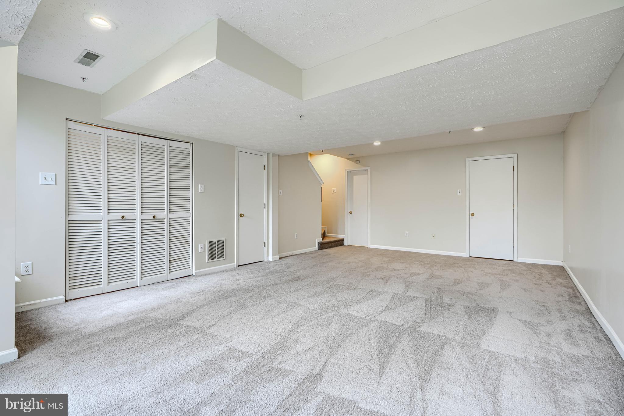 SUMMER WOODS - Residential