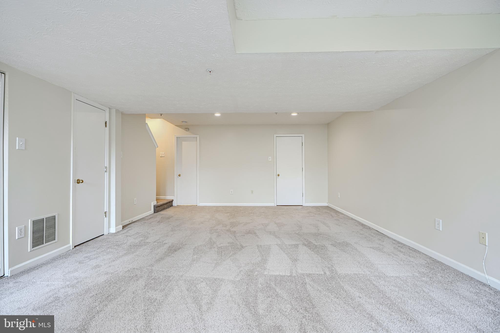 SUMMER WOODS - Residential