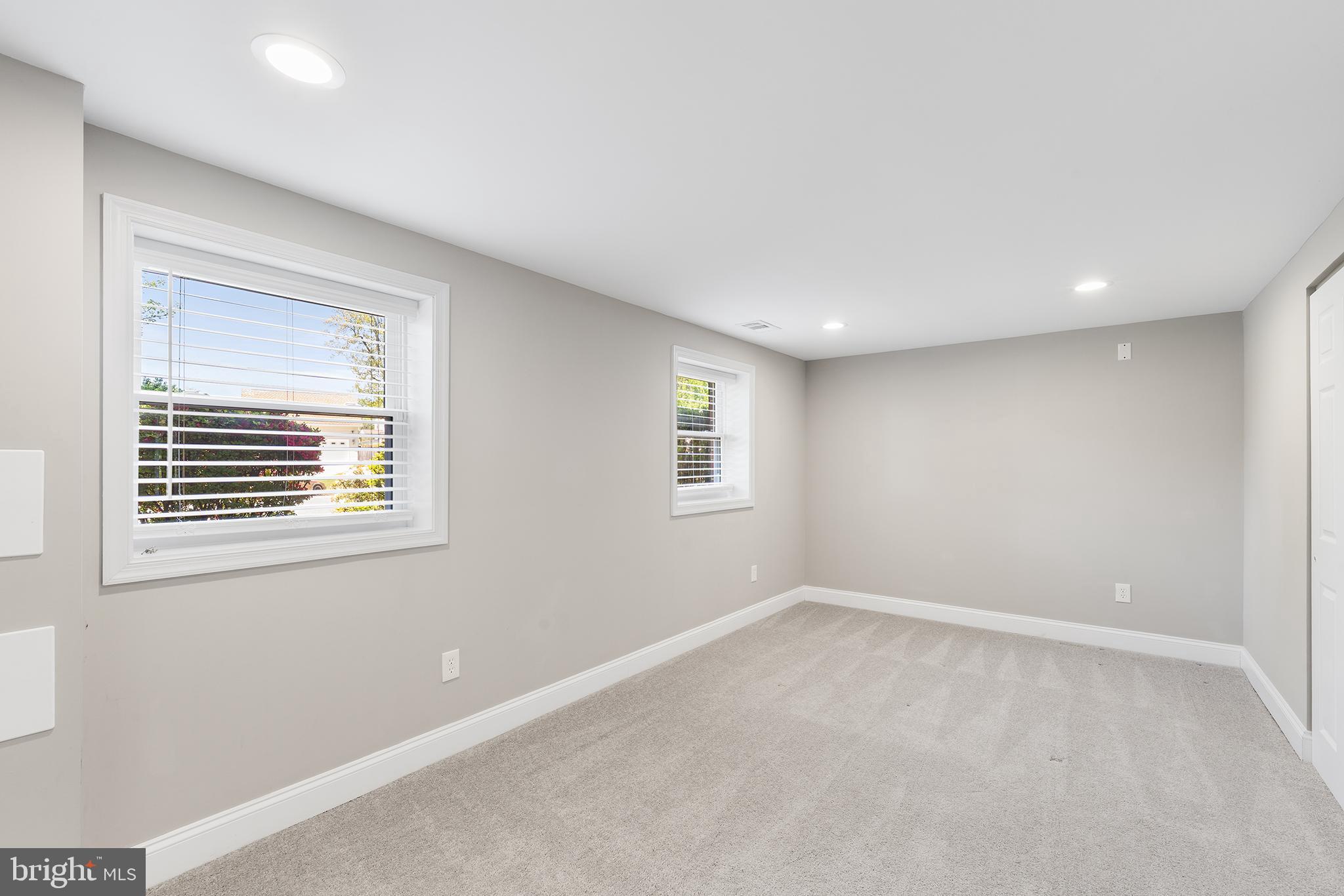 CHATSWORTH GROVE - Residential