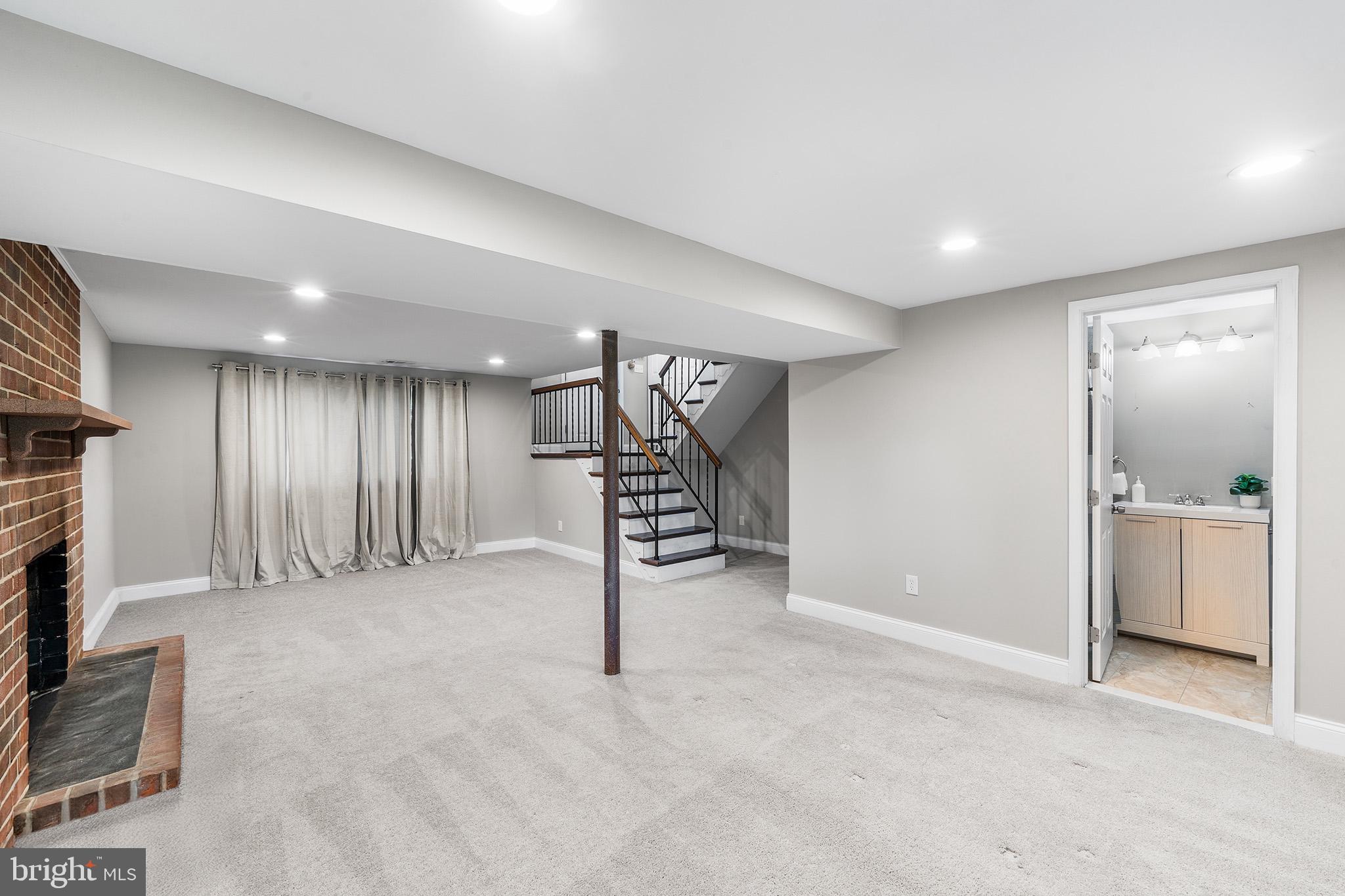 CHATSWORTH GROVE - Residential