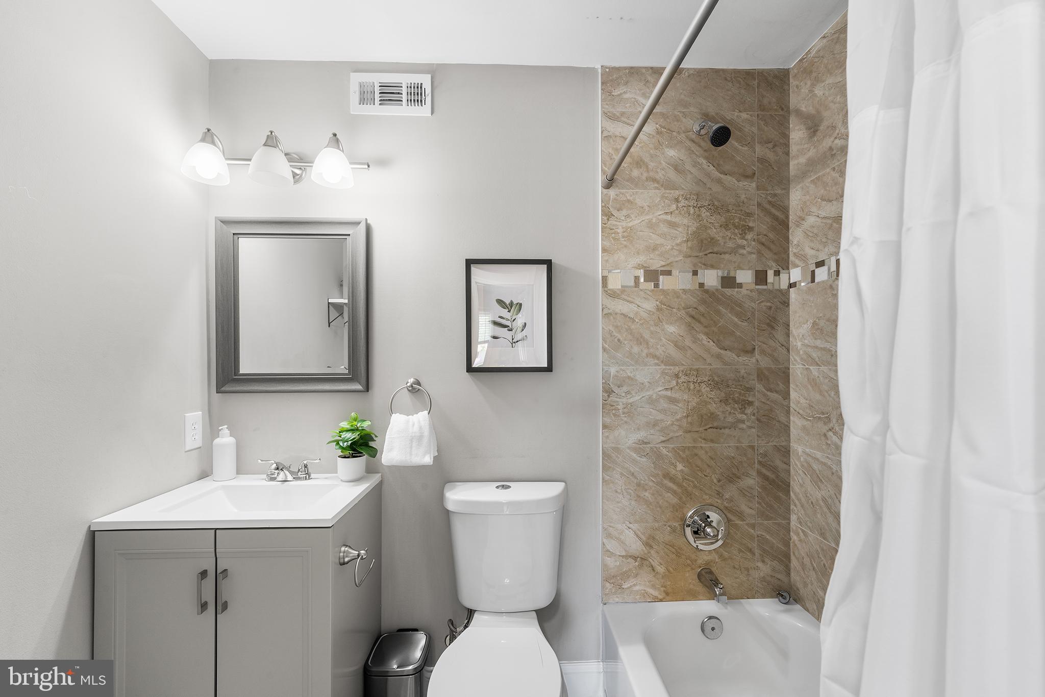 CHATSWORTH GROVE - Residential