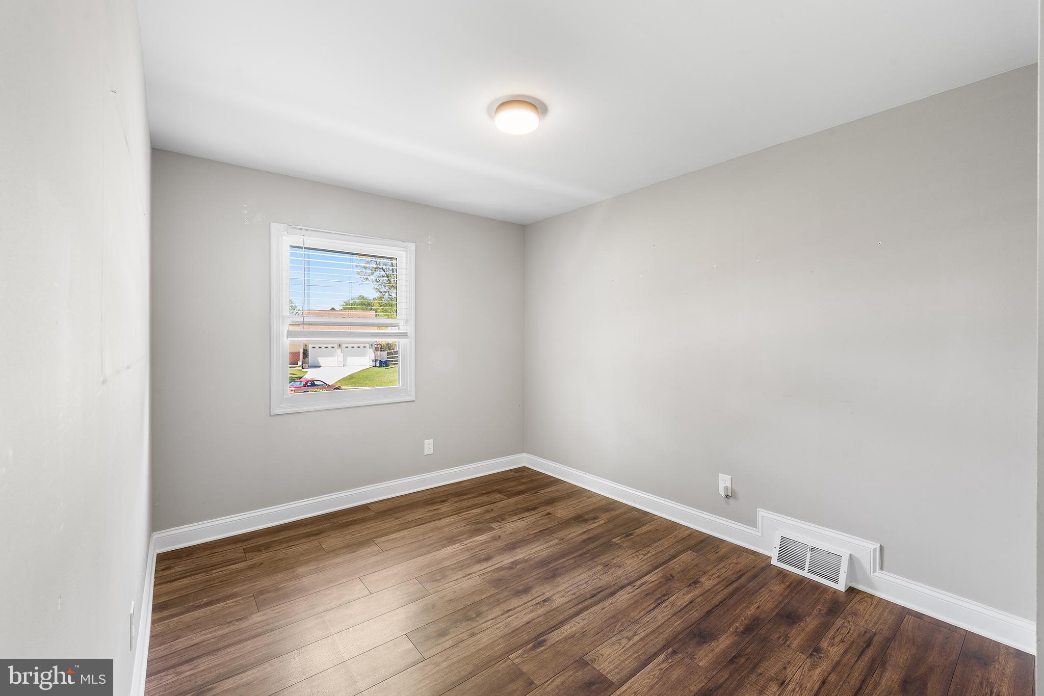 CHATSWORTH GROVE - Residential