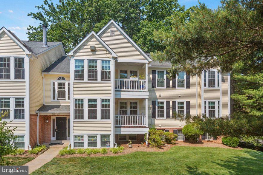 Beautiful well maintained 2 Bedroom 1 Full Bath condominium in Dorado Hills Subdivision.   This condo has an inviting open floor plan and gets plenty of sunlight!    Water, sewer, and trash are included in the condo fees.  Move-in ready so be ready to move right in!   Don't miss out, schedule your showing today!!!