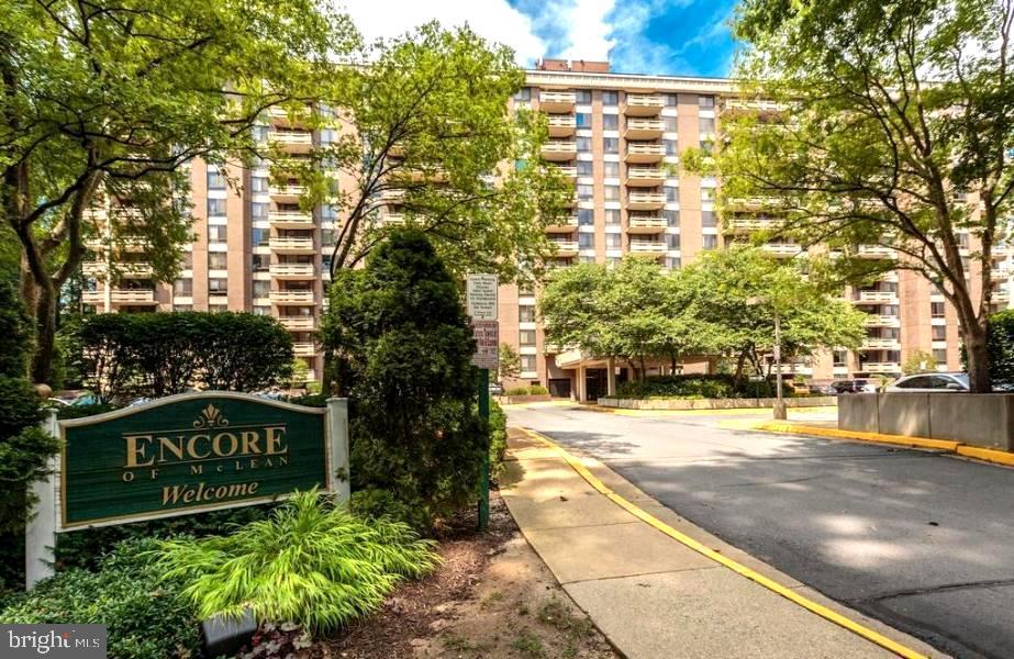 ENCORE OF MCLEAN - Residential Lease
