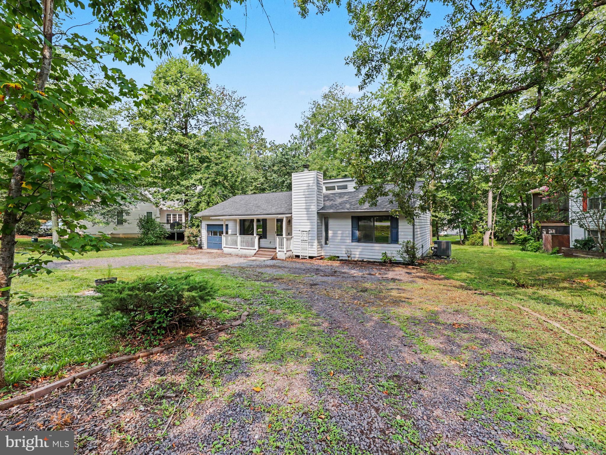 4303 LAKEVIEW PARKWAY