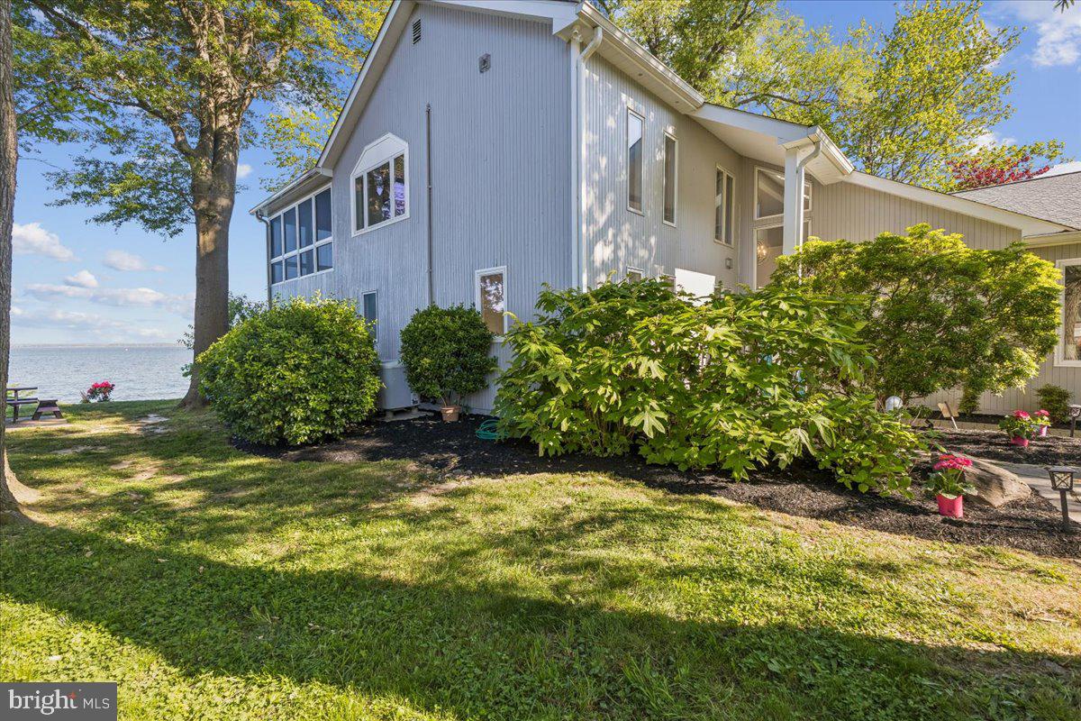 702 BAYSIDE DRIVE