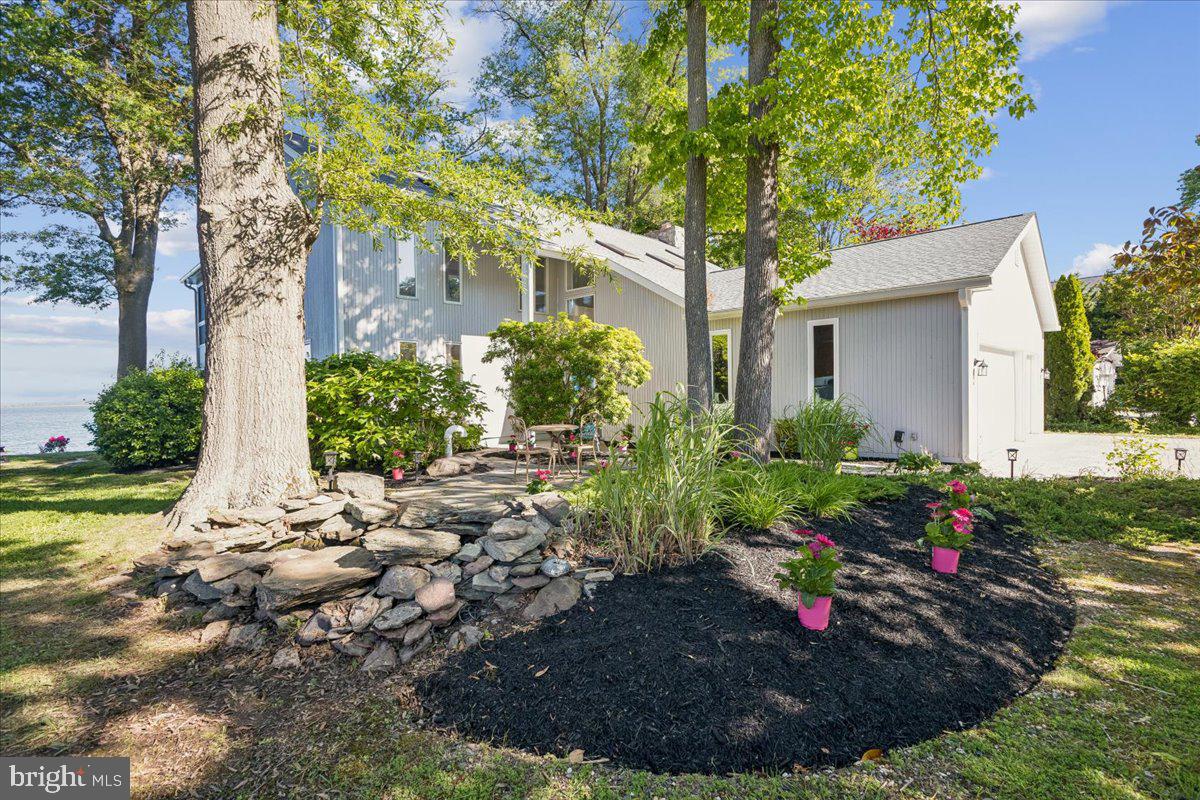 702 BAYSIDE DRIVE