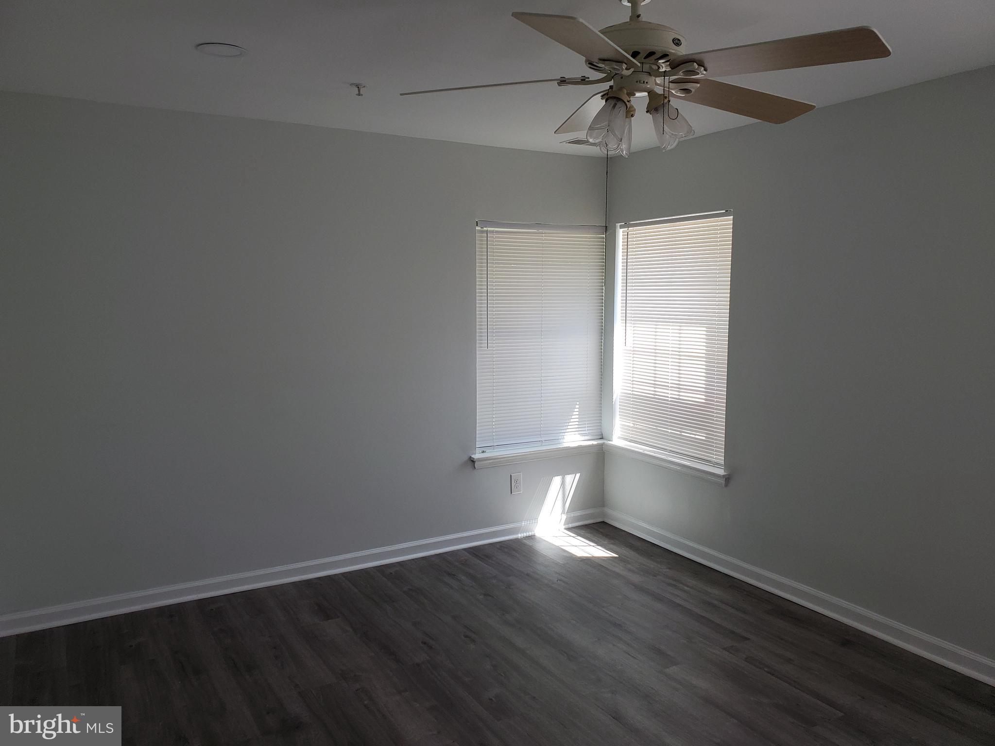 OAK LEAF VILLAS - Residential