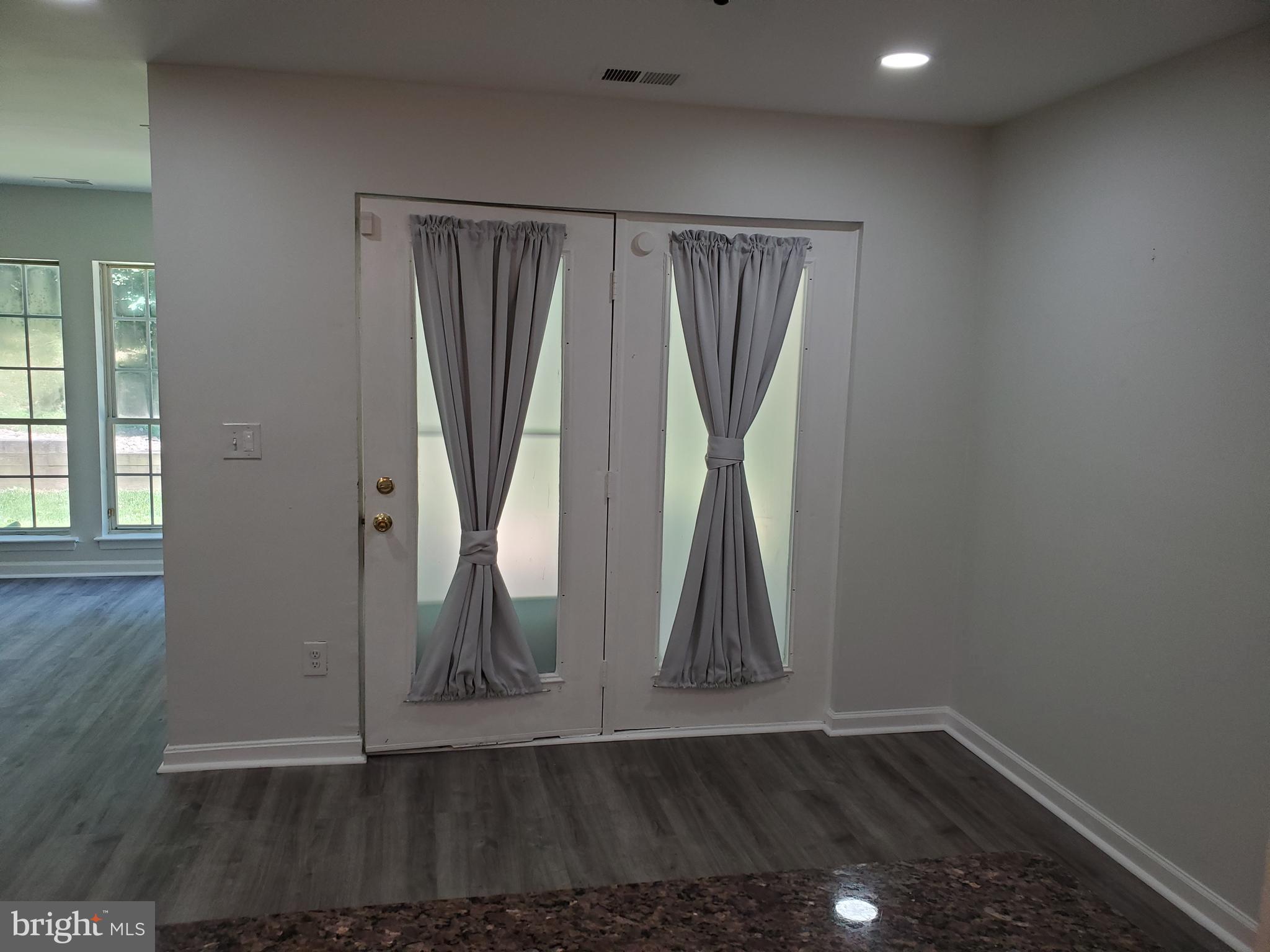 OAK LEAF VILLAS - Residential