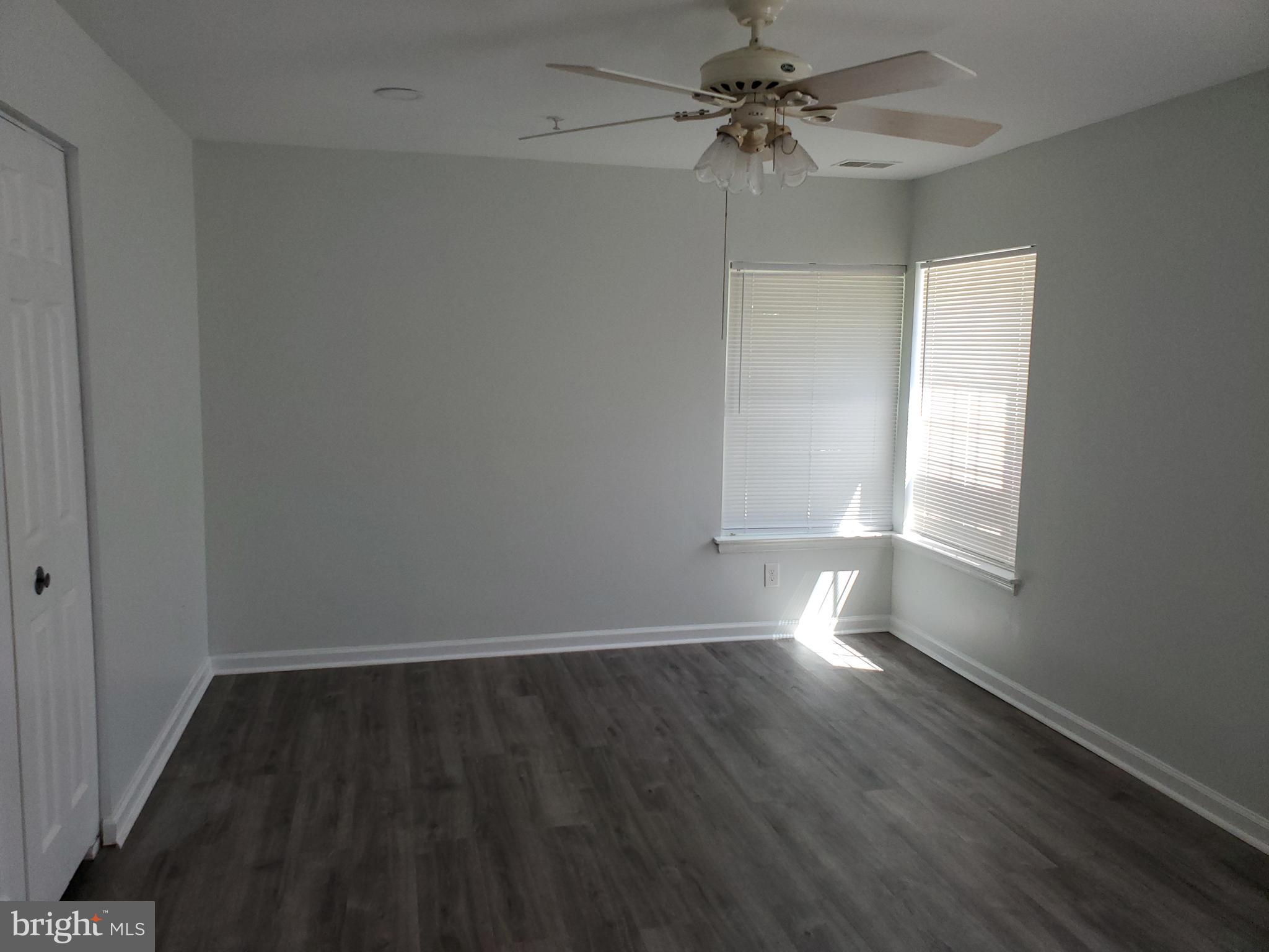 OAK LEAF VILLAS - Residential