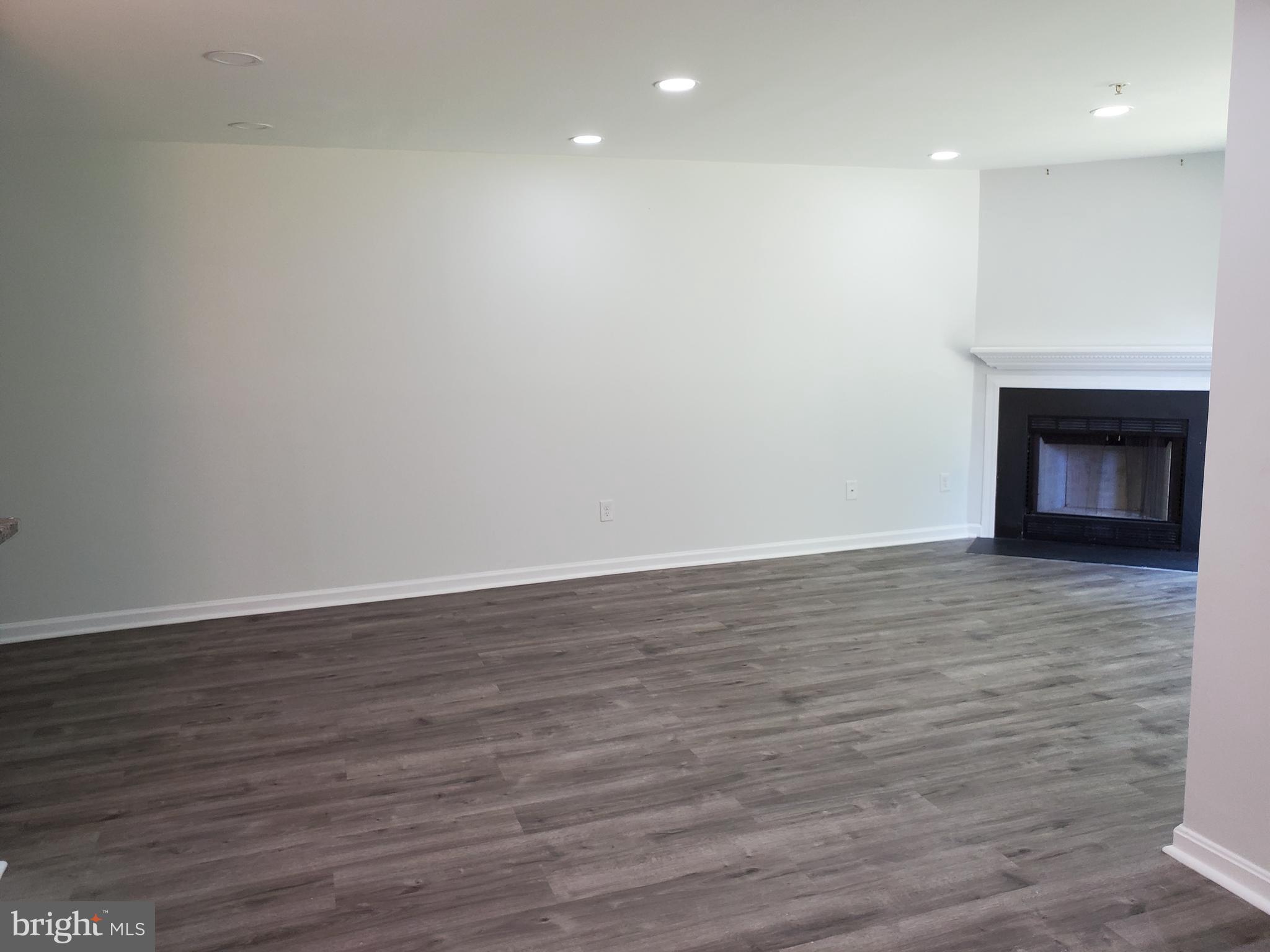 OAK LEAF VILLAS - Residential