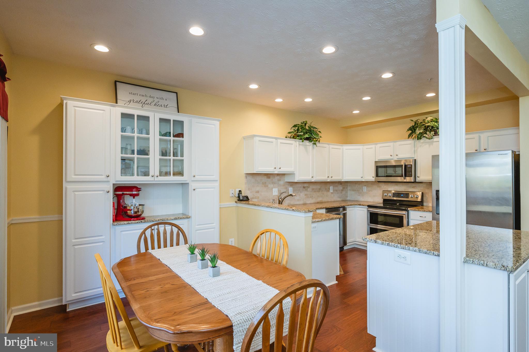 CYPRESS HILLS - Residential