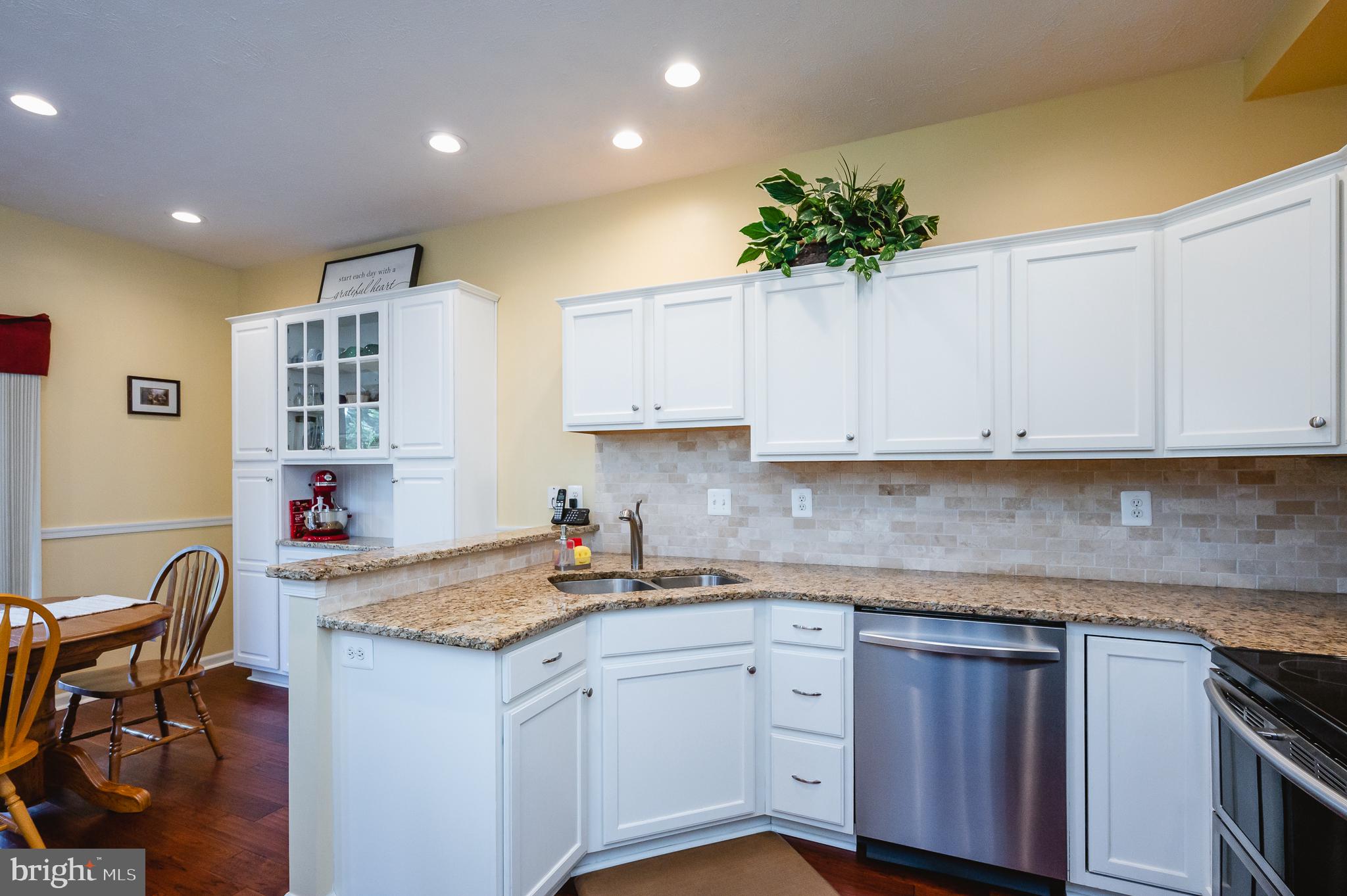 CYPRESS HILLS - Residential