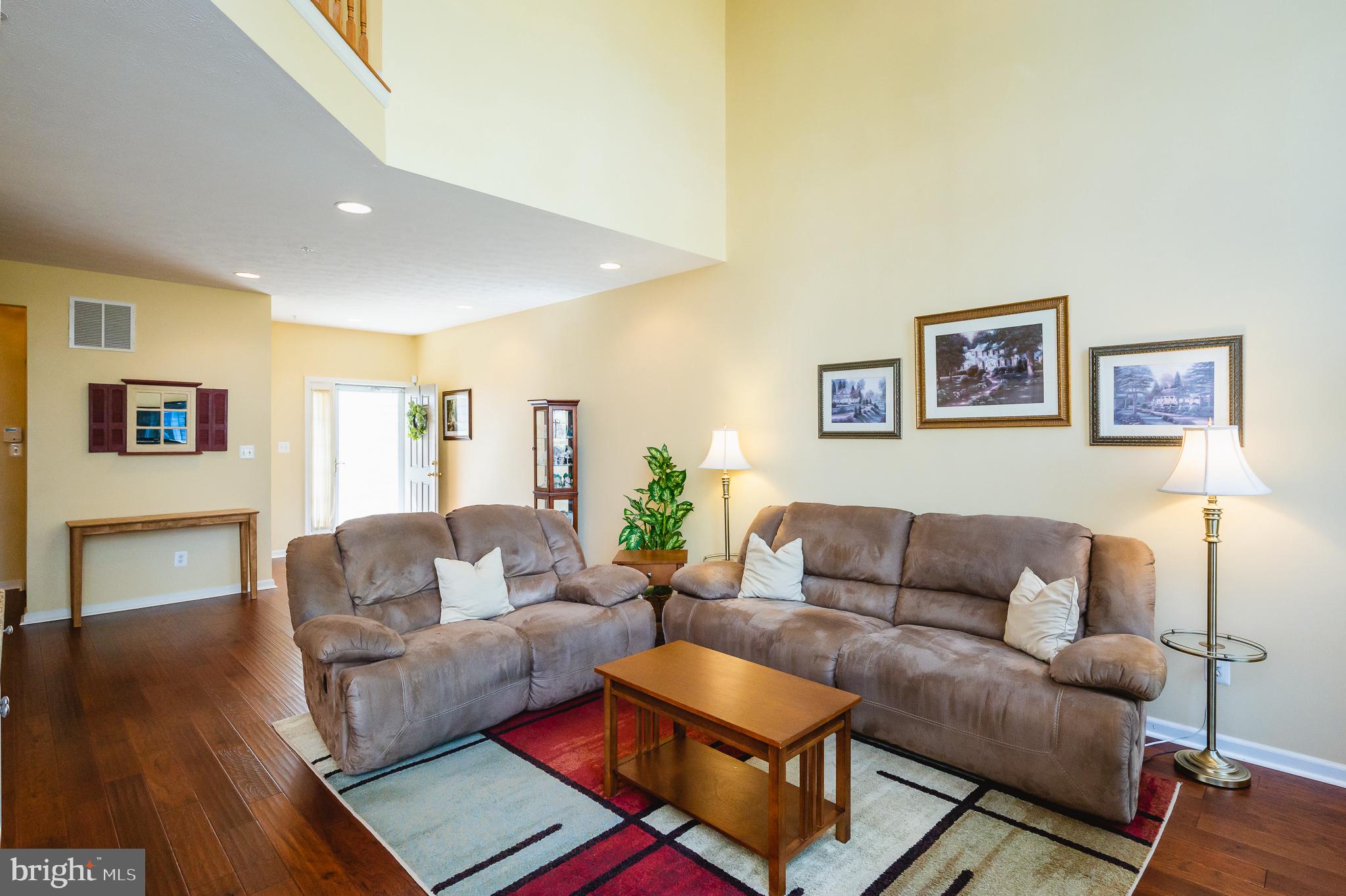 CYPRESS HILLS - Residential