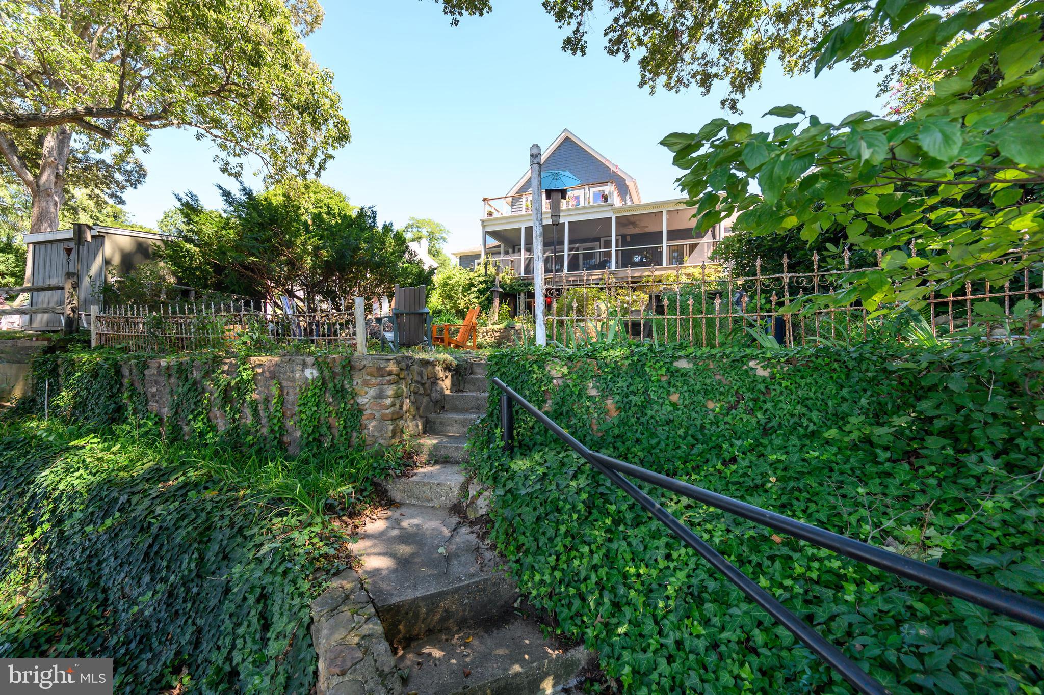 WYMONT PARK - Residential