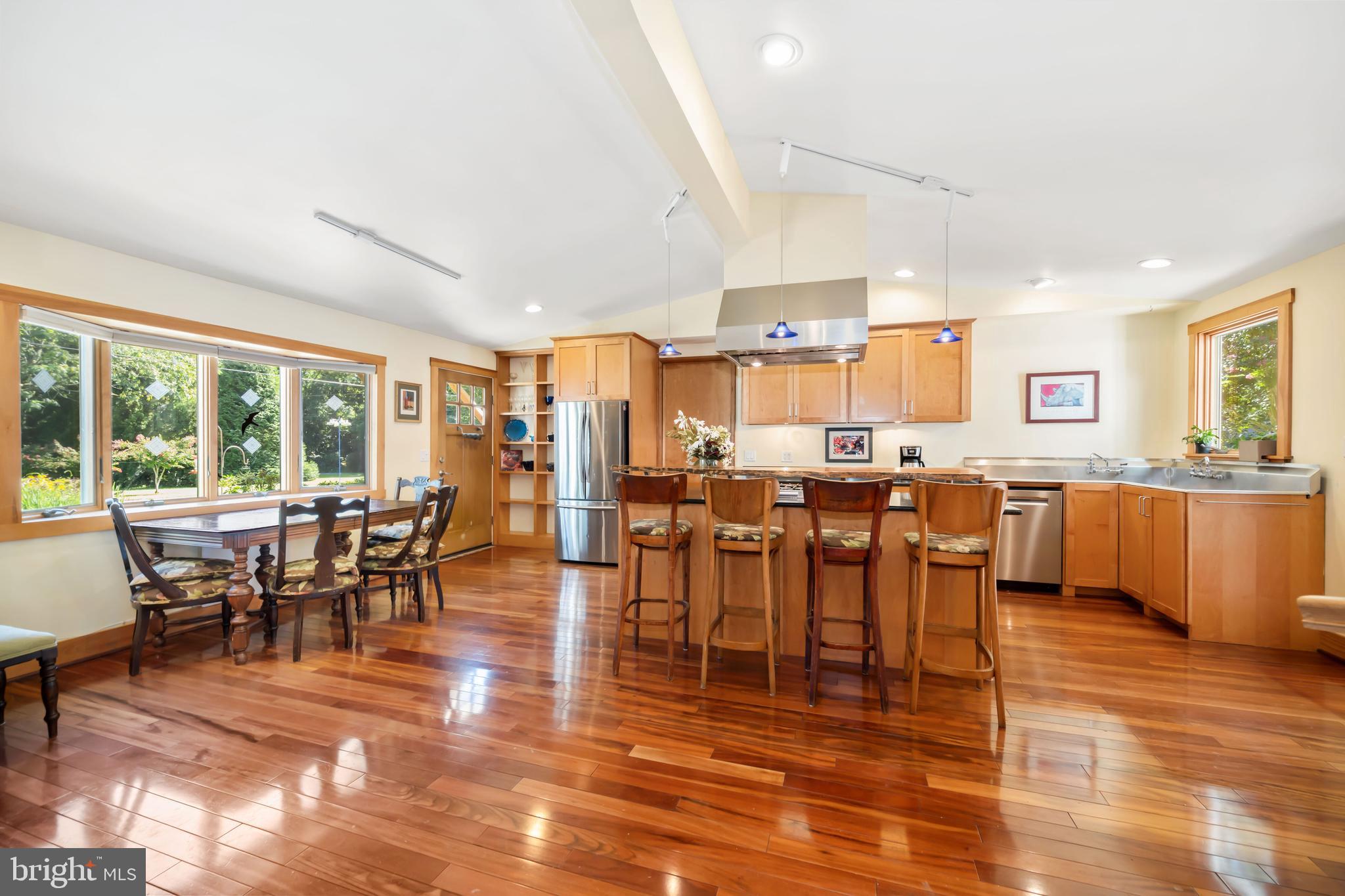 WYMONT PARK - Residential