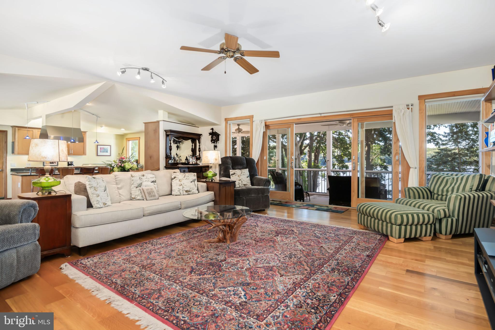 WYMONT PARK - Residential