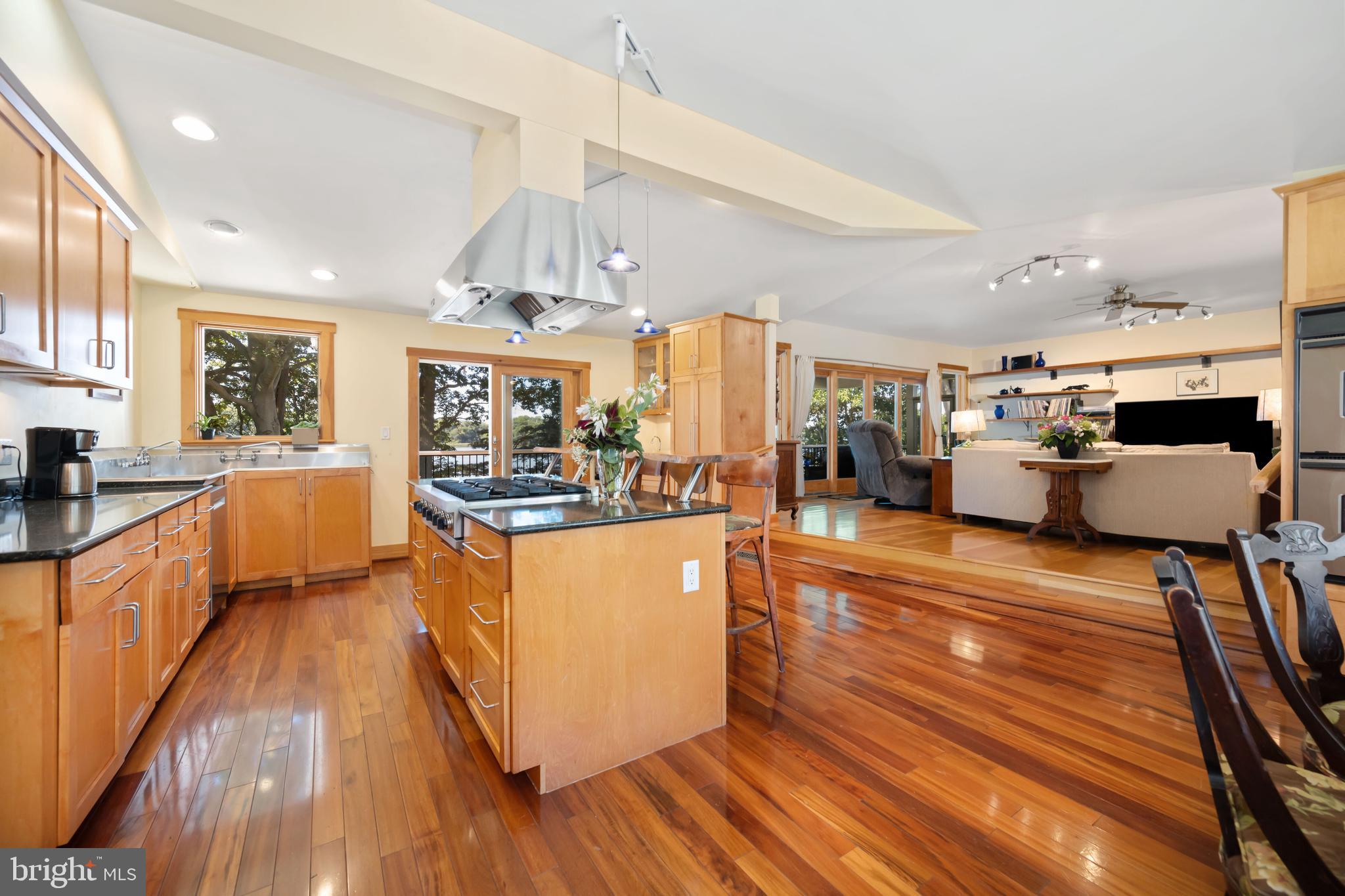 WYMONT PARK - Residential