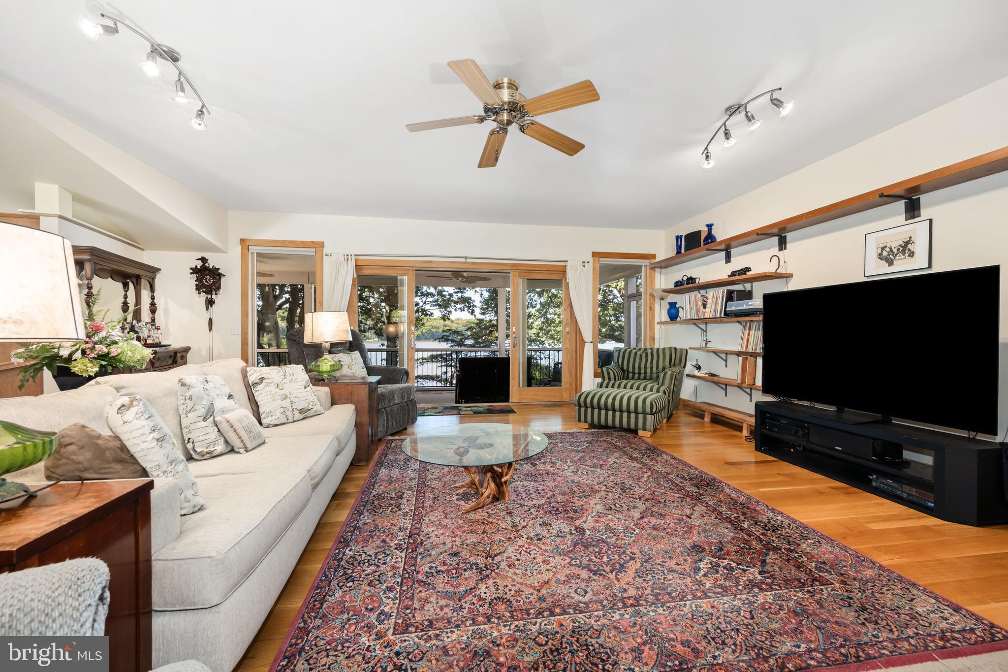 WYMONT PARK - Residential