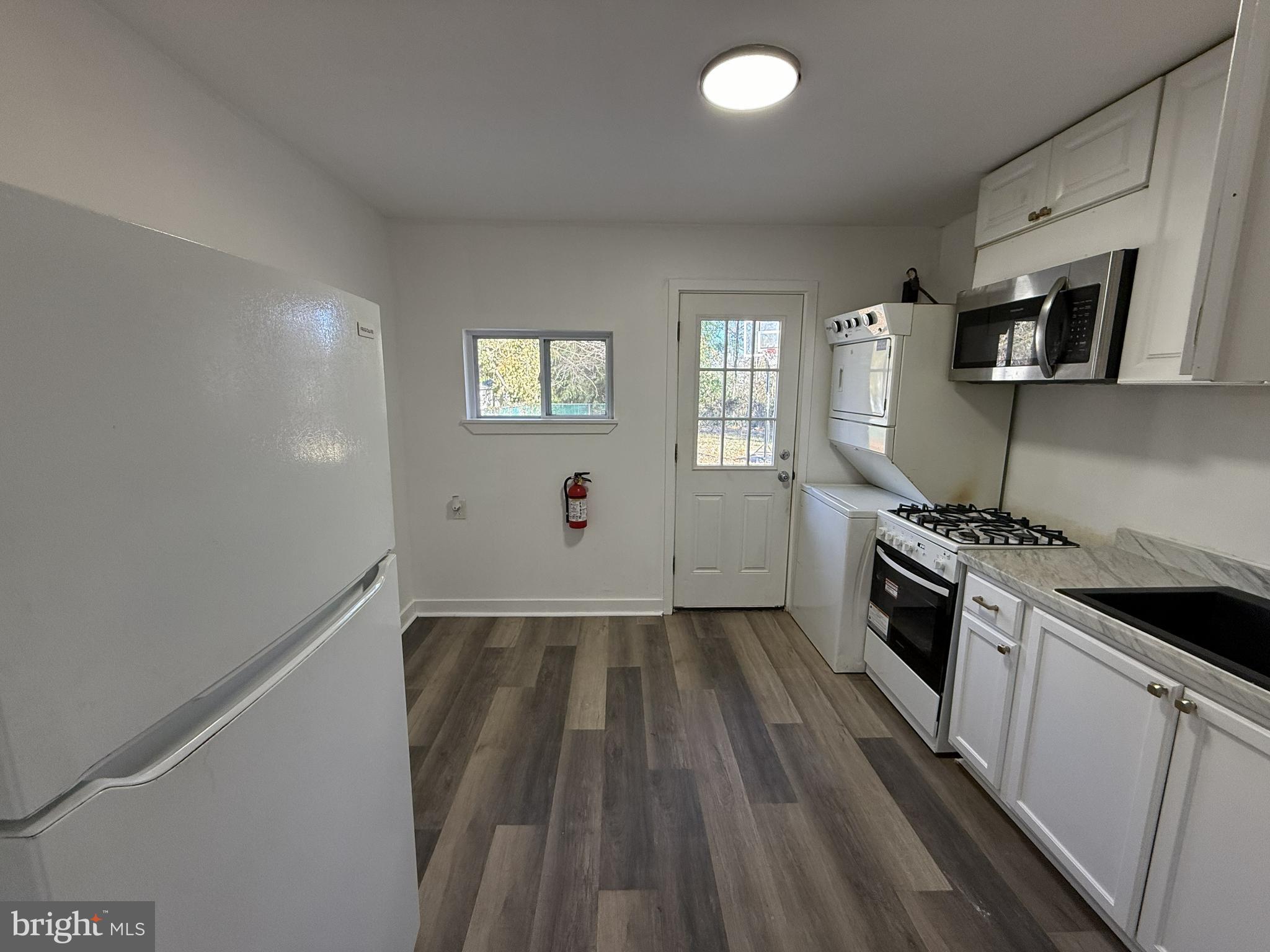 1060 TERRACE BOULEVARD