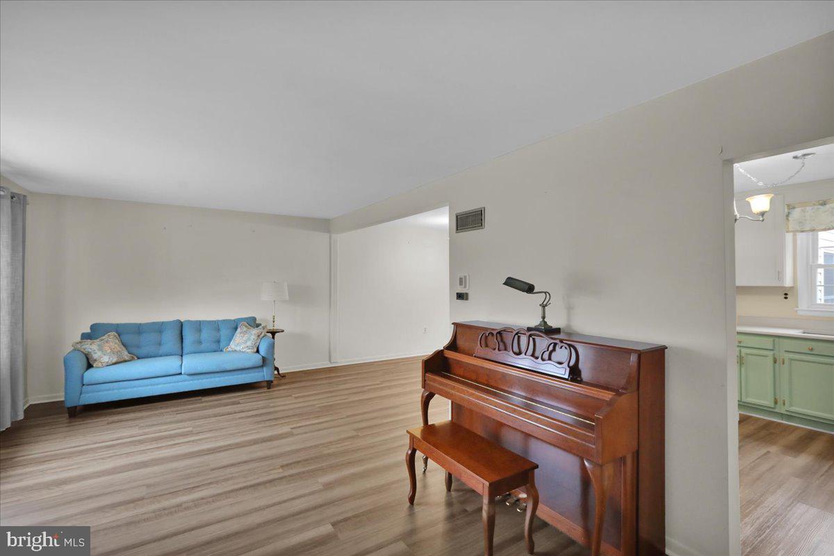 WELLINGTON DOWNES - Residential