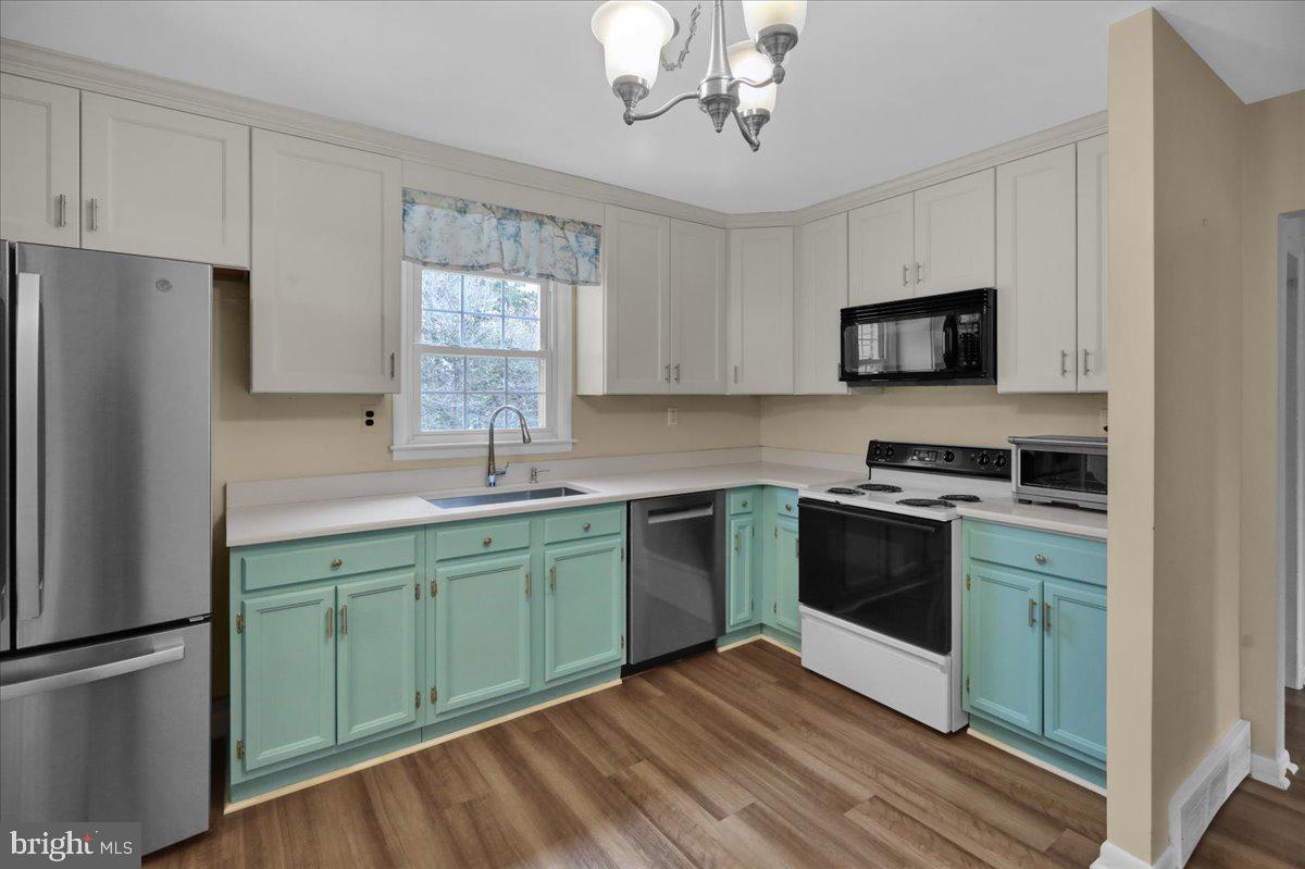 WELLINGTON DOWNES - Residential