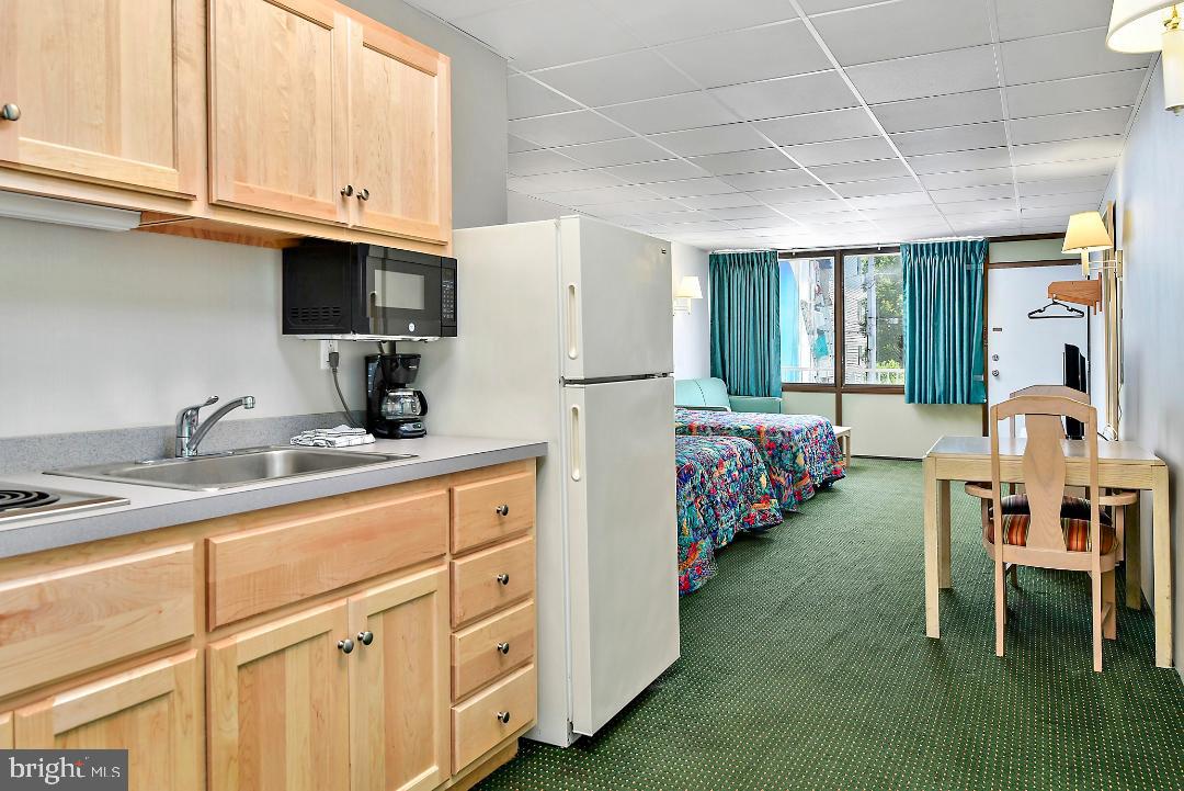 7100 COASTAL HIGHWAY