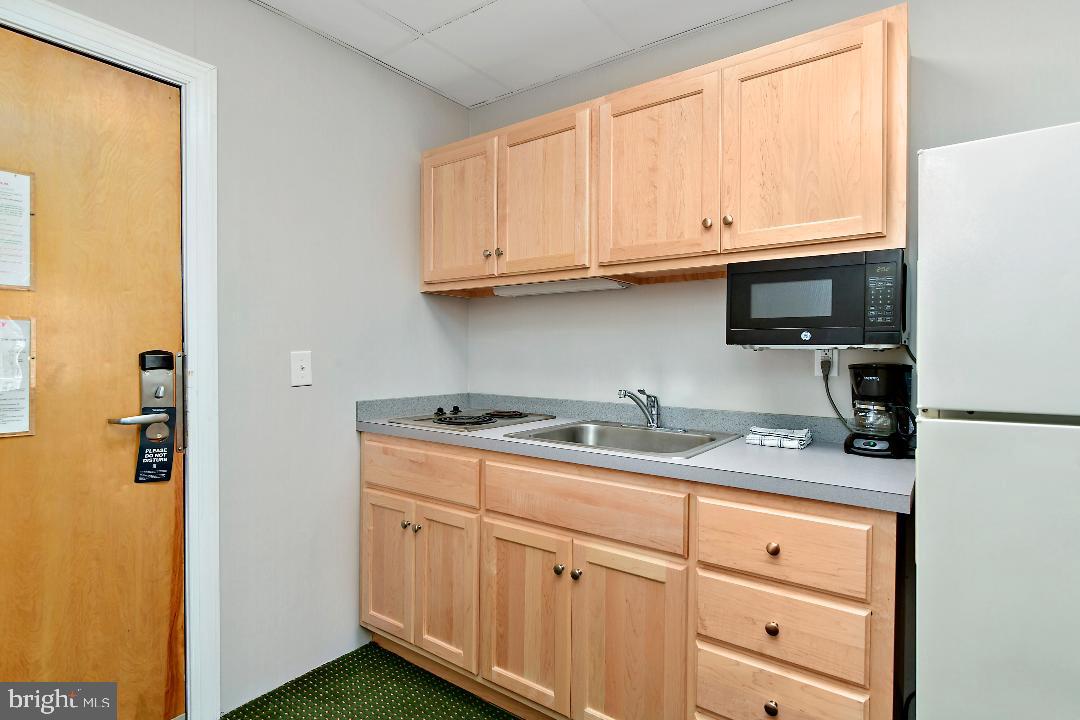 7100 COASTAL HIGHWAY