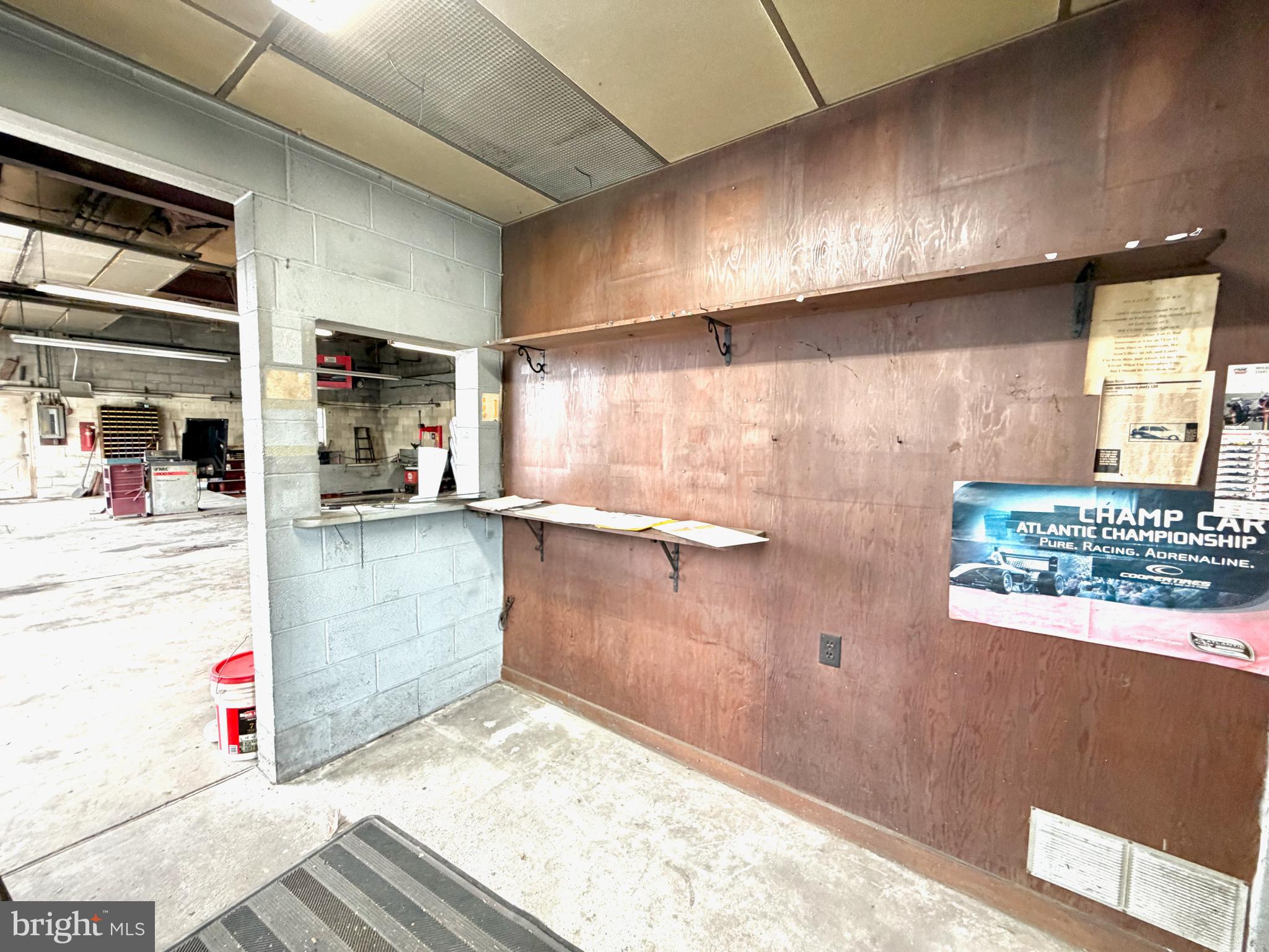 213 S ROBESON STREET