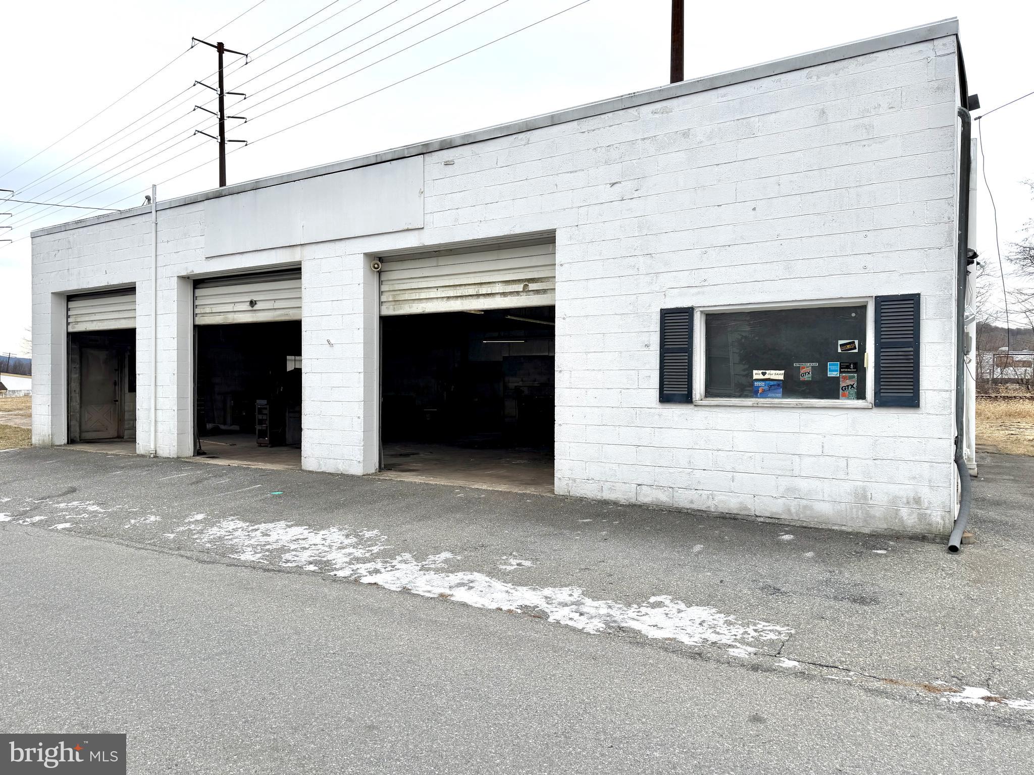 213 S ROBESON STREET