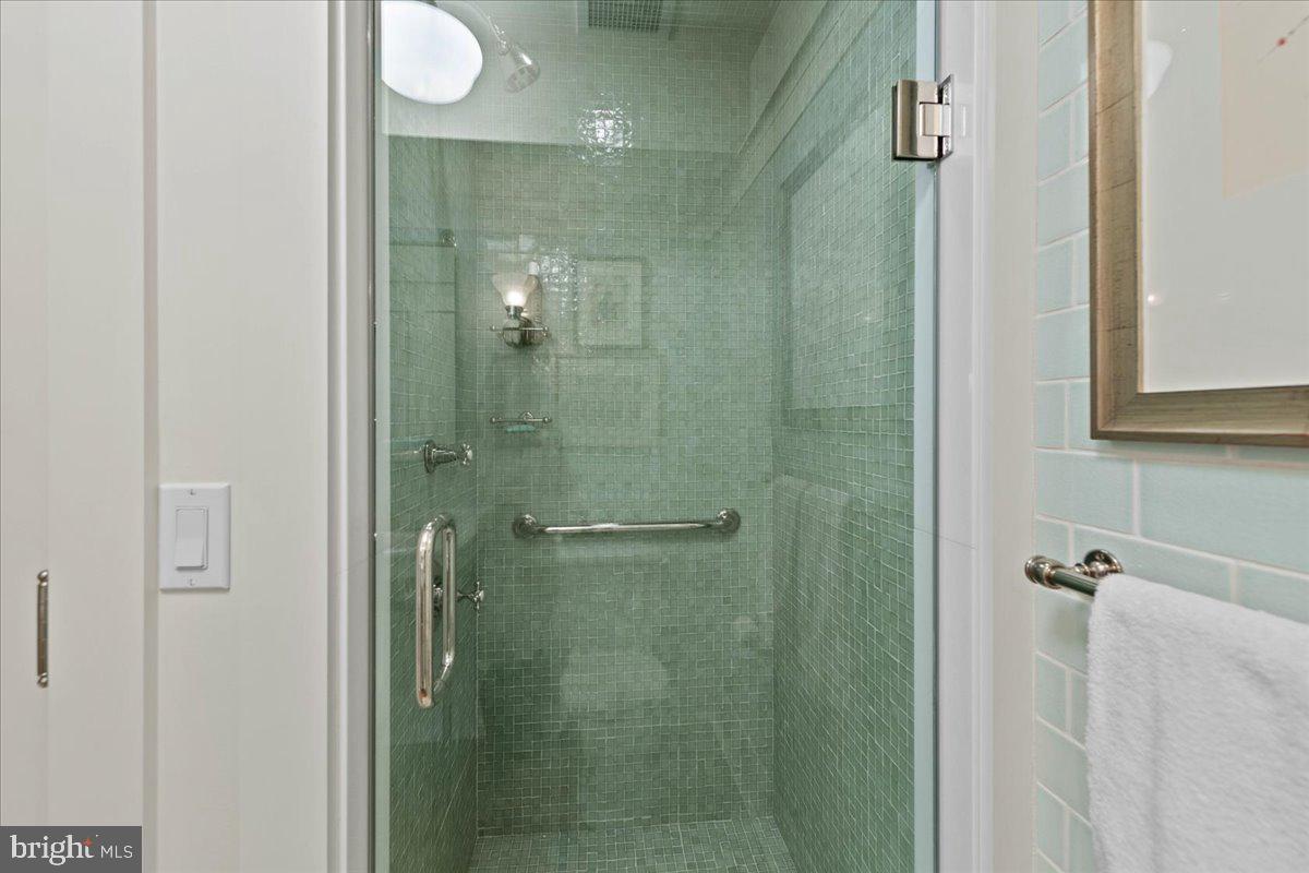 TOWER SHORES - Residential