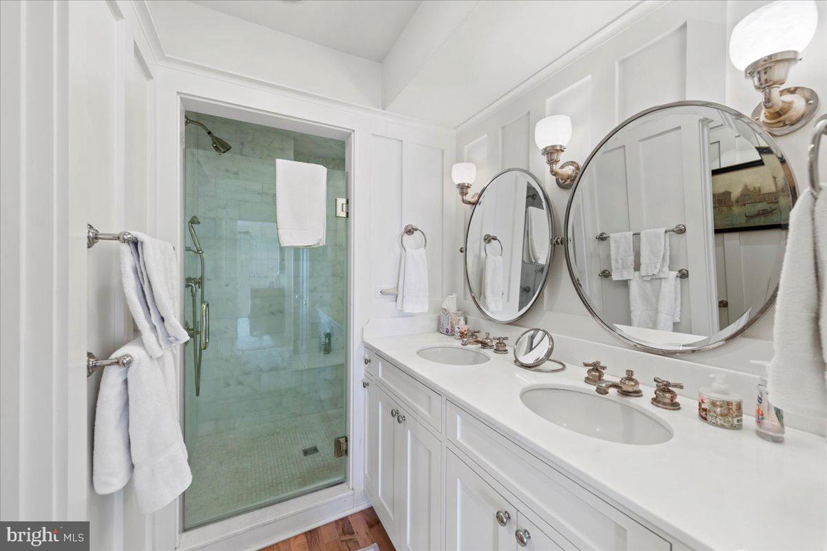 TOWER SHORES - Residential