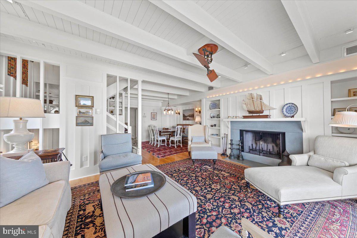 TOWER SHORES - Residential