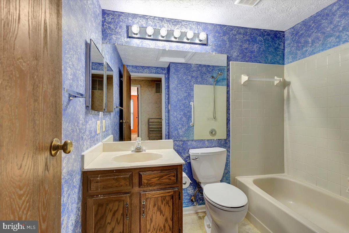 PINEDALE WOODS - Residential