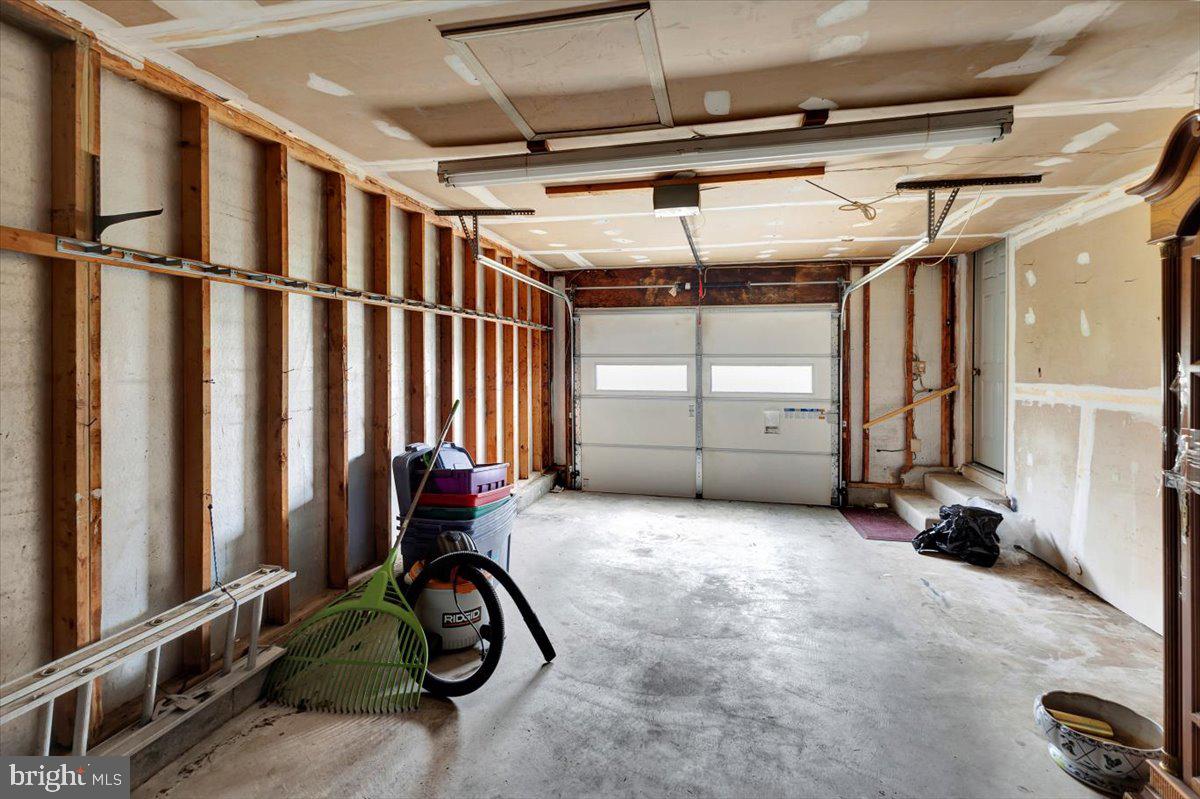 PINEDALE WOODS - Residential