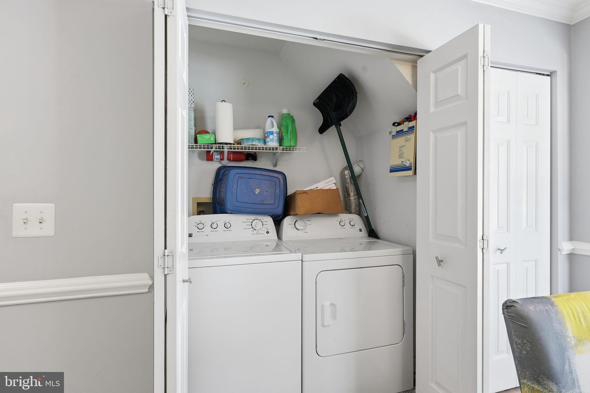 WELLINGTON/CLOVERHILL - Residential