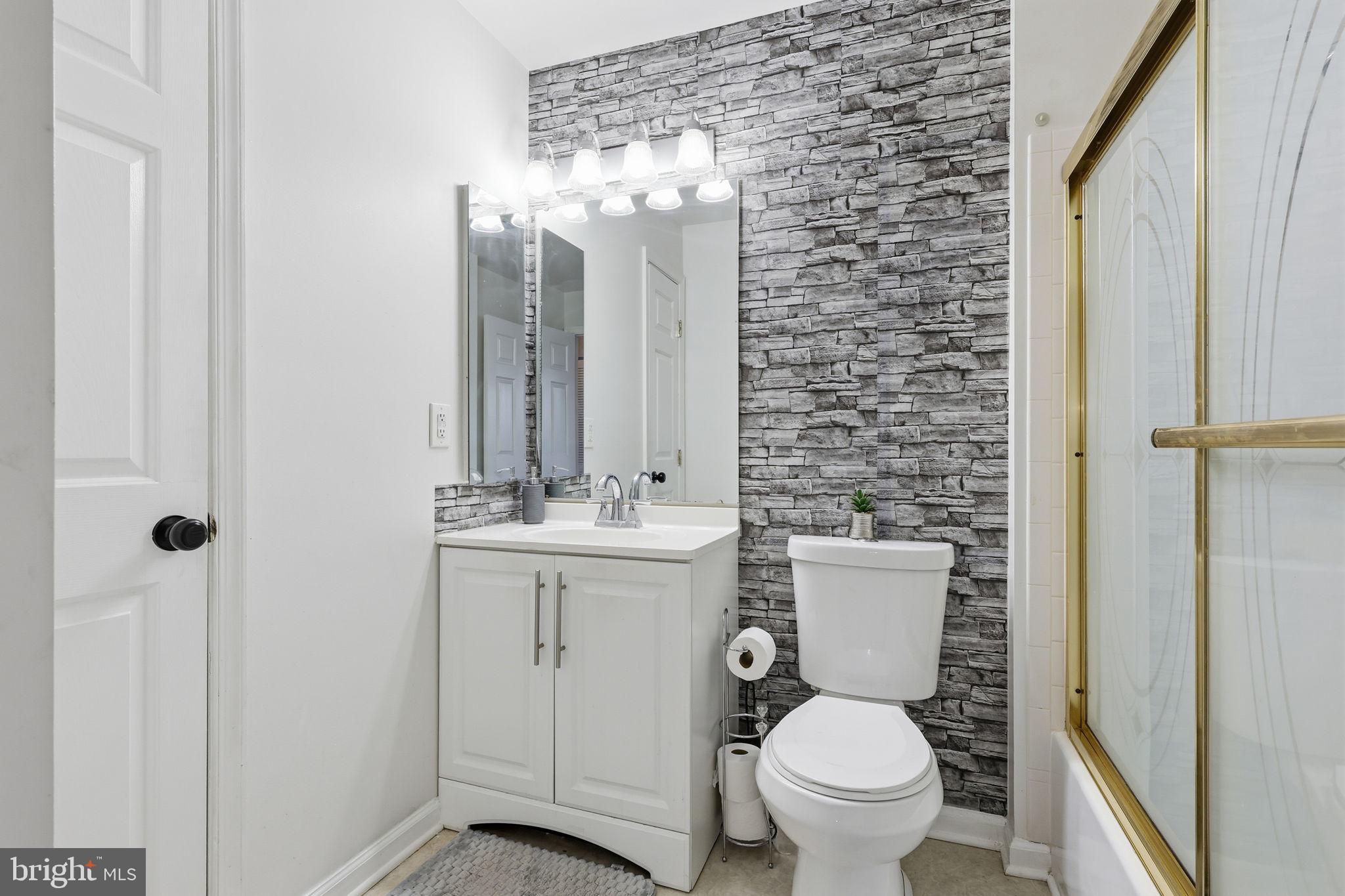 WELLINGTON/CLOVERHILL - Residential