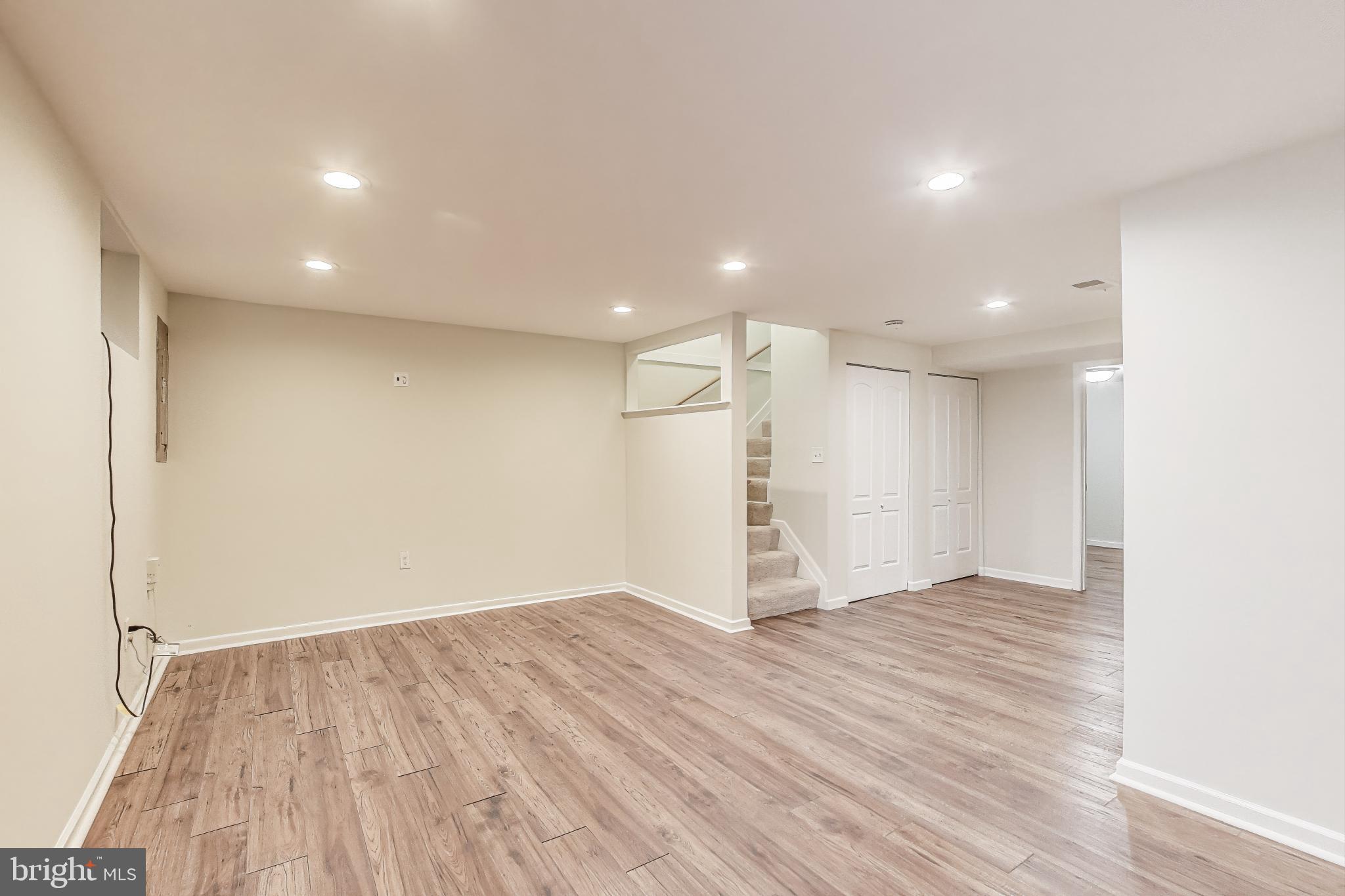 GUNNERS LAKE VILLAGE - Residential