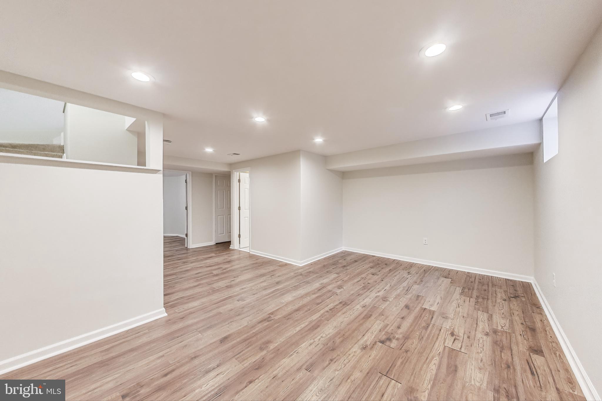 GUNNERS LAKE VILLAGE - Residential