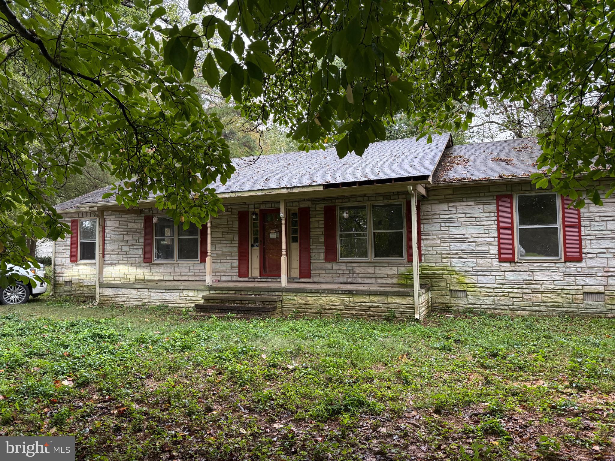 192 E BANBURY ROAD