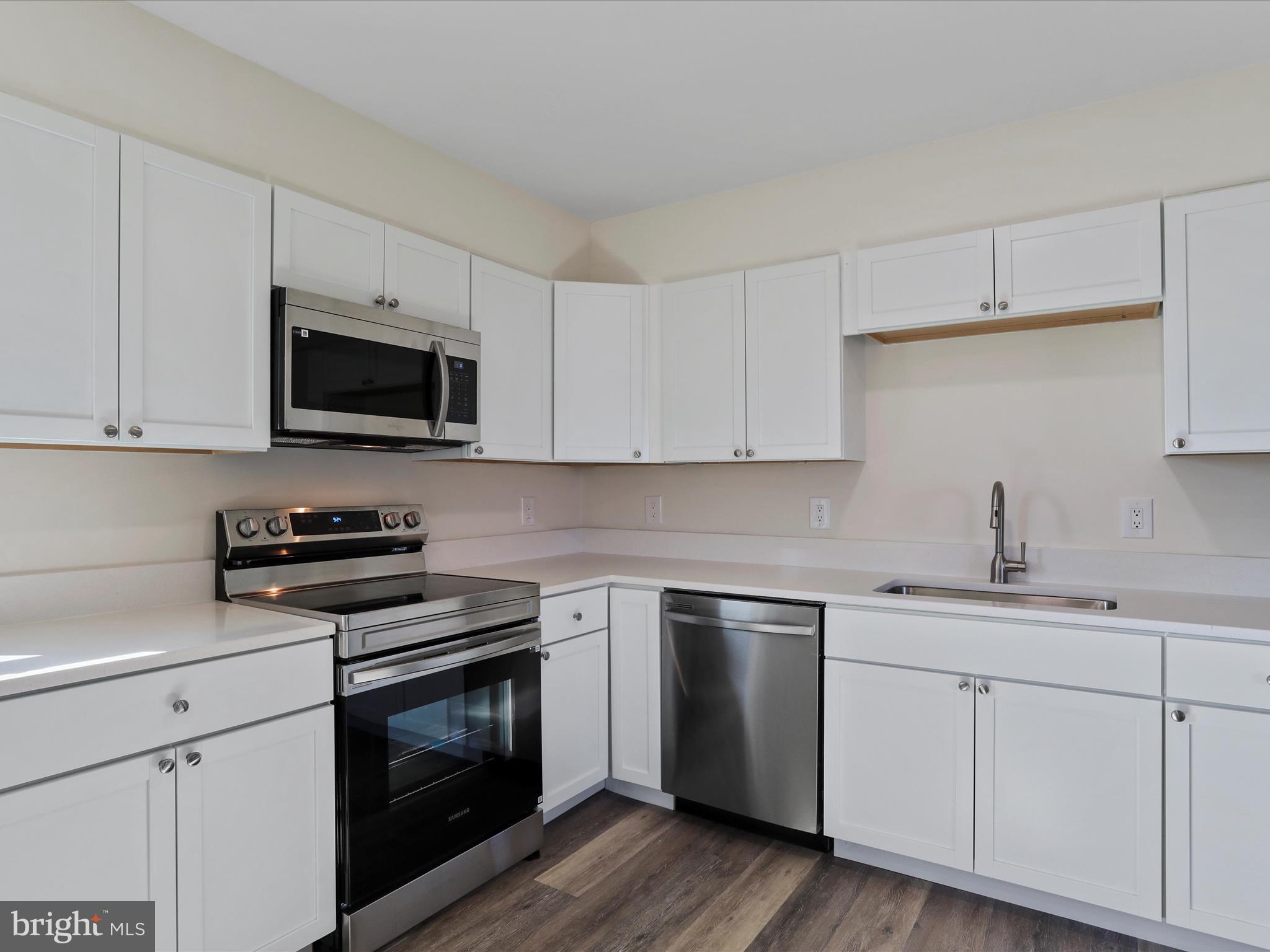 HENSELL HEIGHTS - Residential